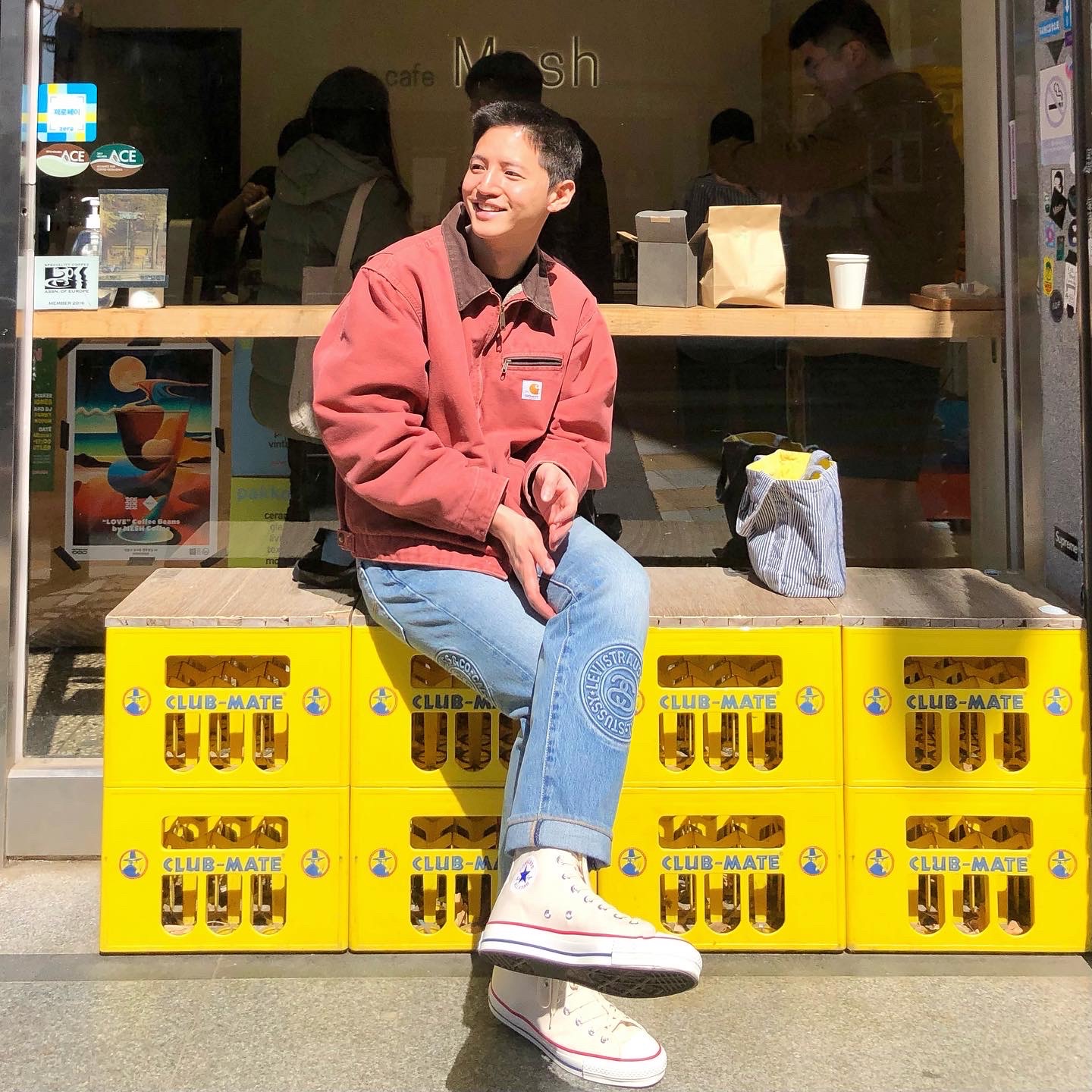 Stussy x Levi's Embossed 501 Jean Indigo, Converse Chuck Taylor All Star J Vintage 50 High Natural White 착용 스타일 - 2