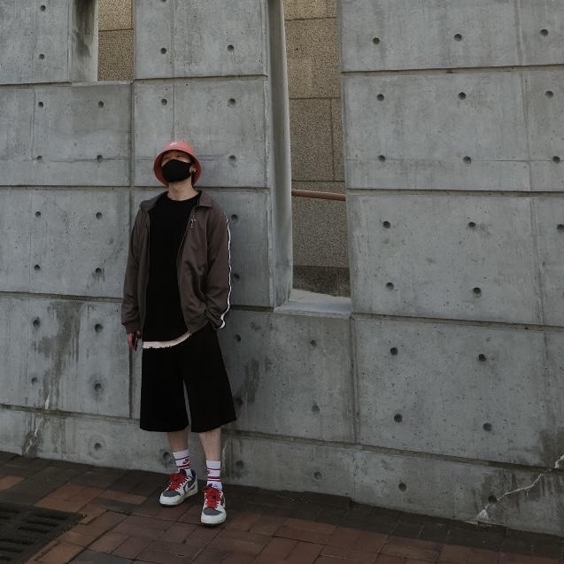 Jordan 1 x Travis Scott Retro Low OG SP Sail and Ridgerock, Jordan x Travis Scott MJ Track Jacket 착용 스타일 - 2