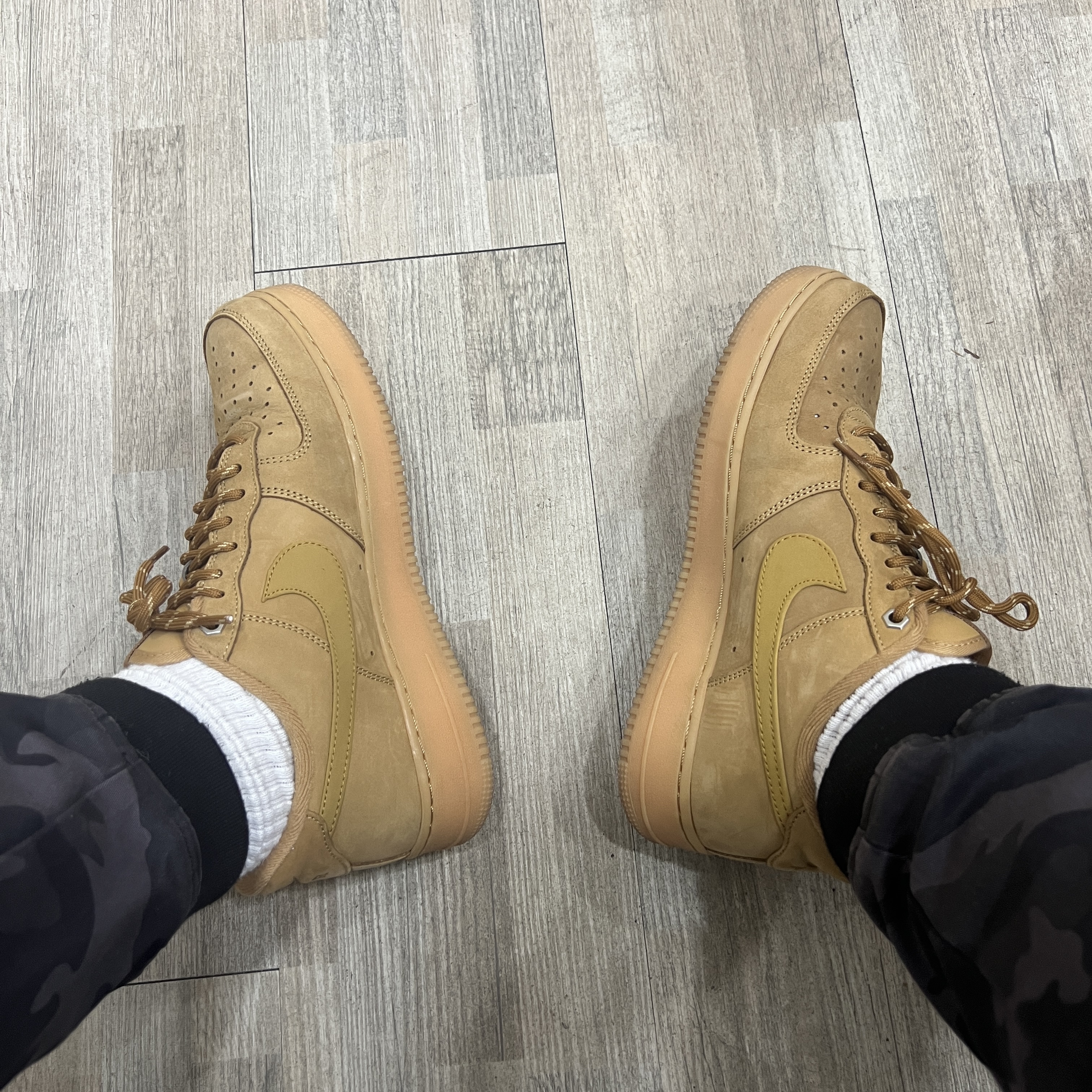 Nike Air Force 1 '07 WB Flax, Xbox Series X Halo Infinite Limited Edition Bundle (220V) 착용 스타일 - 1