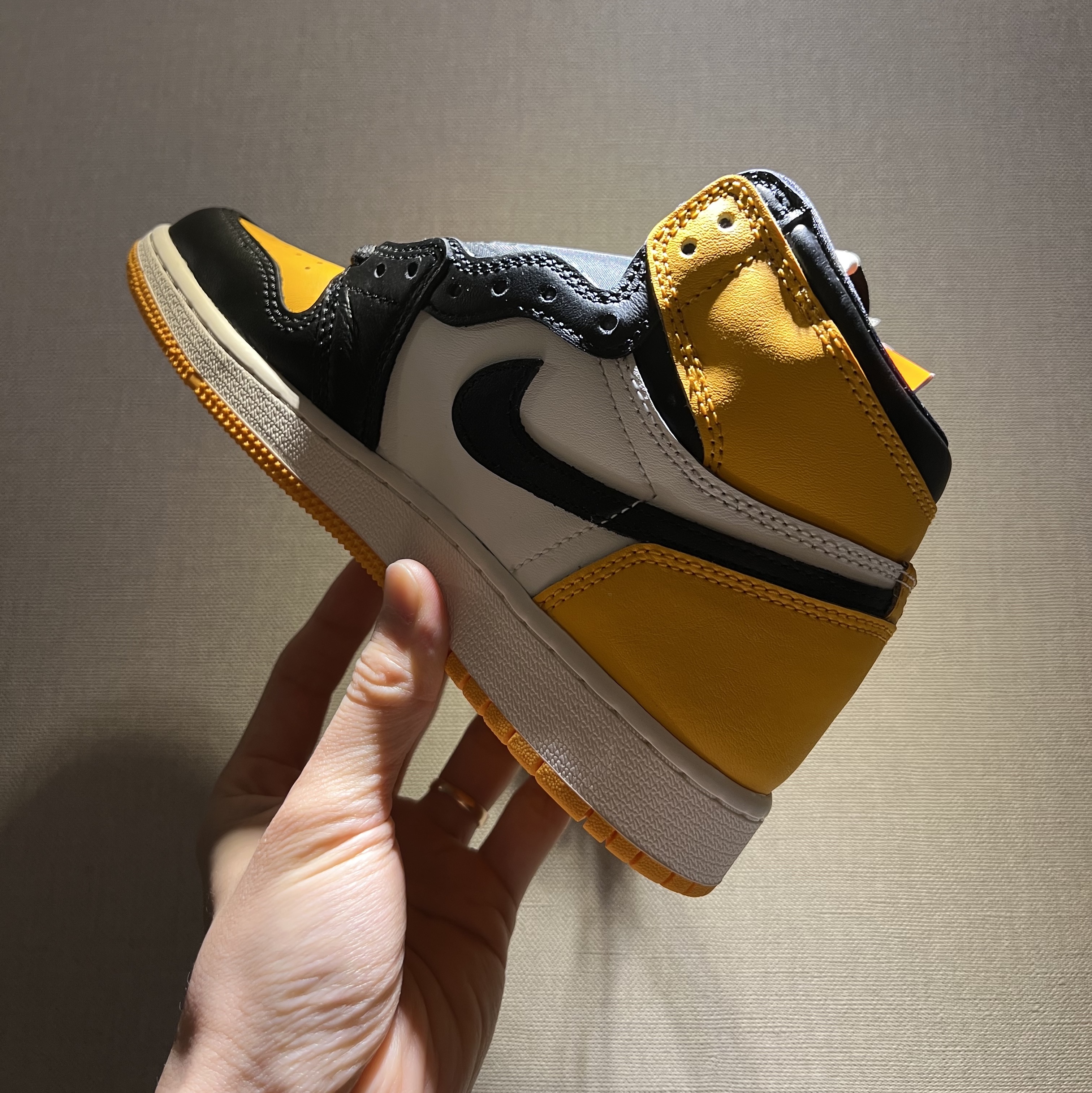 (GS) Jordan 1 Retro High OG Taxi 착용 스타일 - 2
