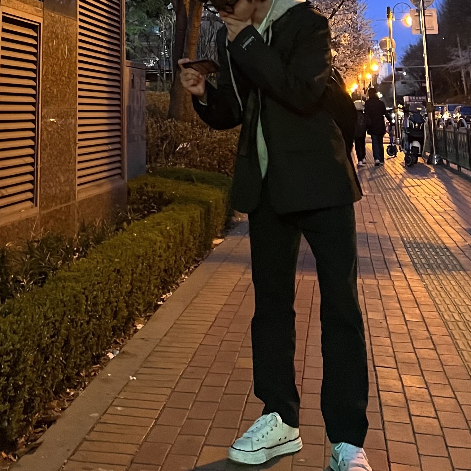 Zara x Ader Error Oversize Blazer Black, Maison Mihara Yasuhiro Peterson OG Sole Canvas Low Sneakers White 착용 스타일