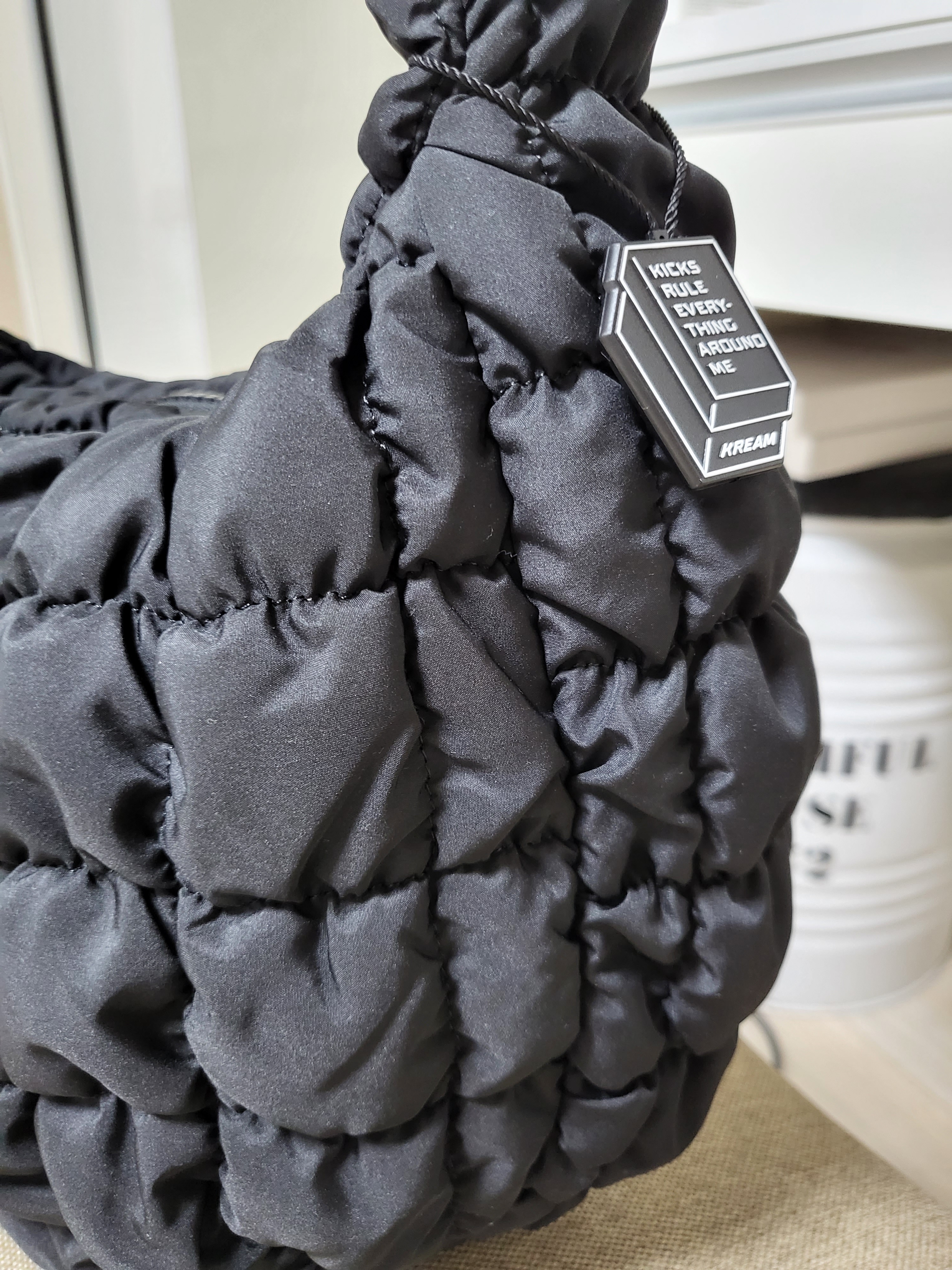 COS Quilted Mini Bag Black 착용 스타일