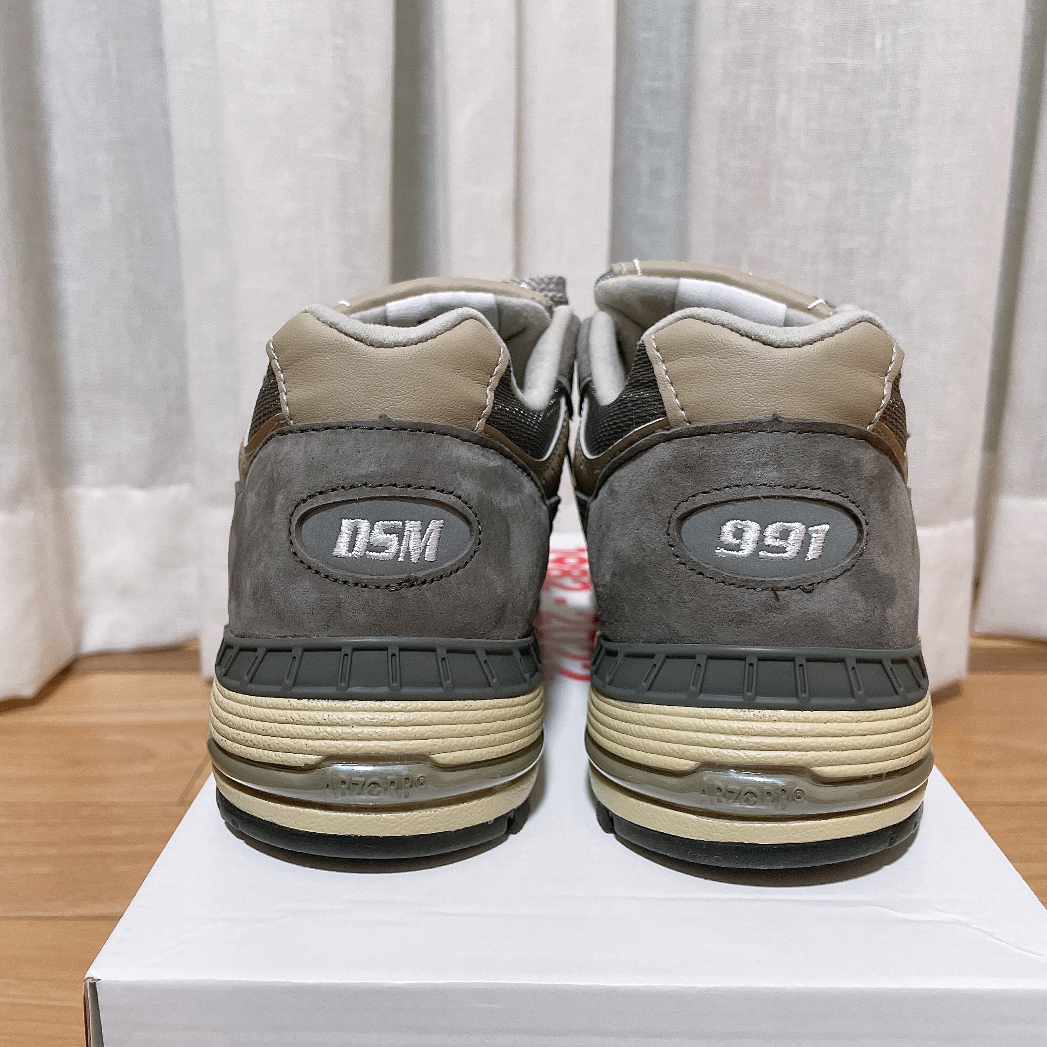 (W) New Balance x DSM 991 Made in UK Grey 착용 스타일 - 5