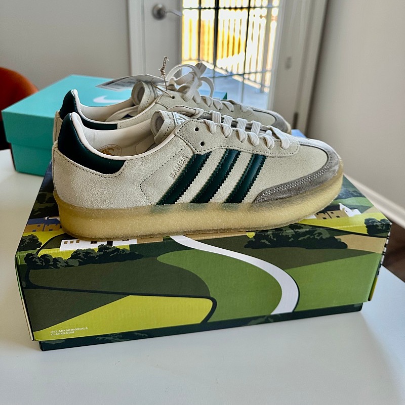 Adidas x Clarks x Ronnie Fieg 8th Street Samba Chalk White Green 착용 스타일