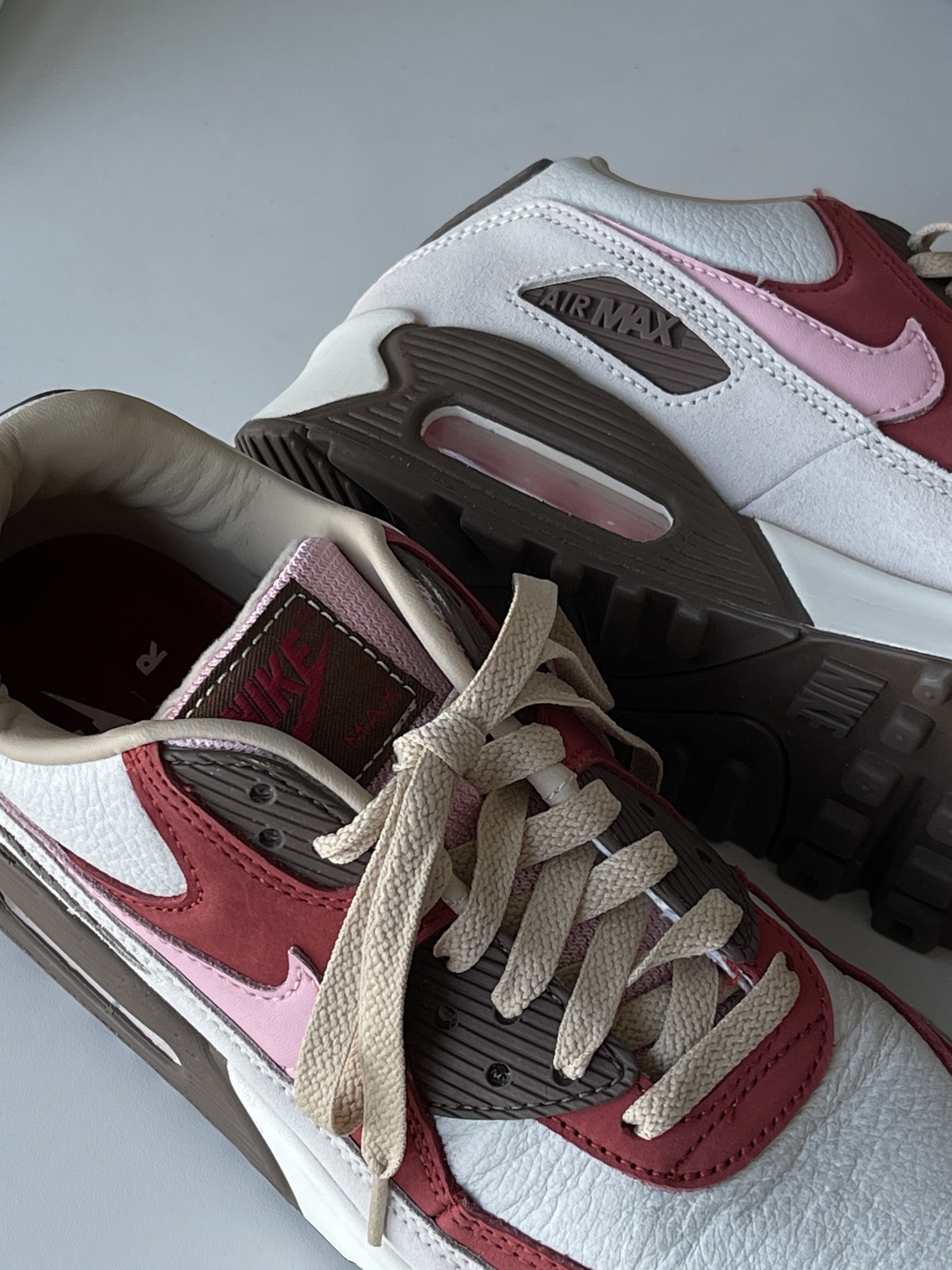 Nike Air Max 90 NRG Bacon 착용 스타일 - 2