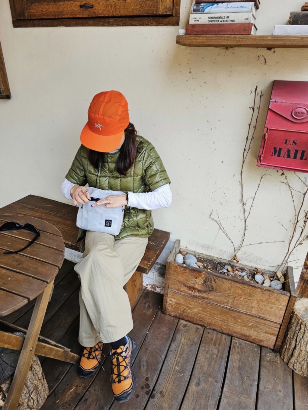 Arc'teryx Norvan Cap Phenom, Salomon XT-6 Expanse 75th Anniversary Golden Oak Acorn 착용 스타일 - 2