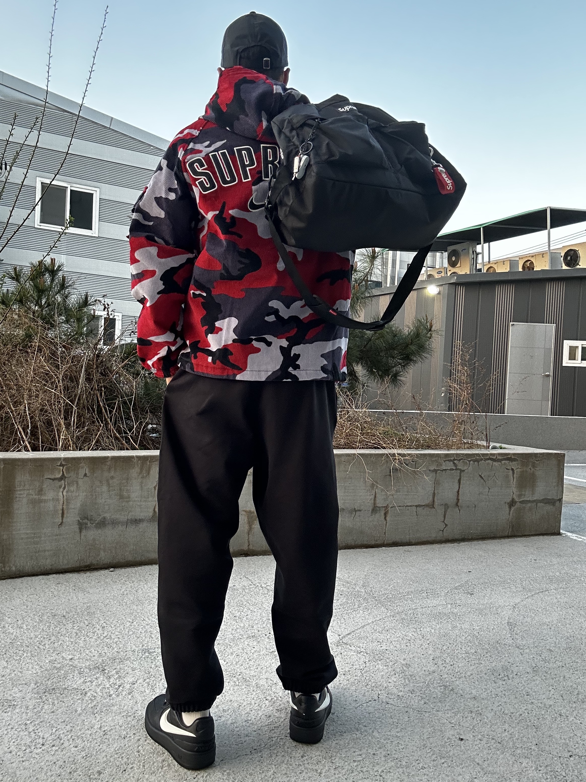 Supreme Leather Key Loop Red - 21SS, Nike x Ambush Air Force 1 Low SP Black 착용 스타일