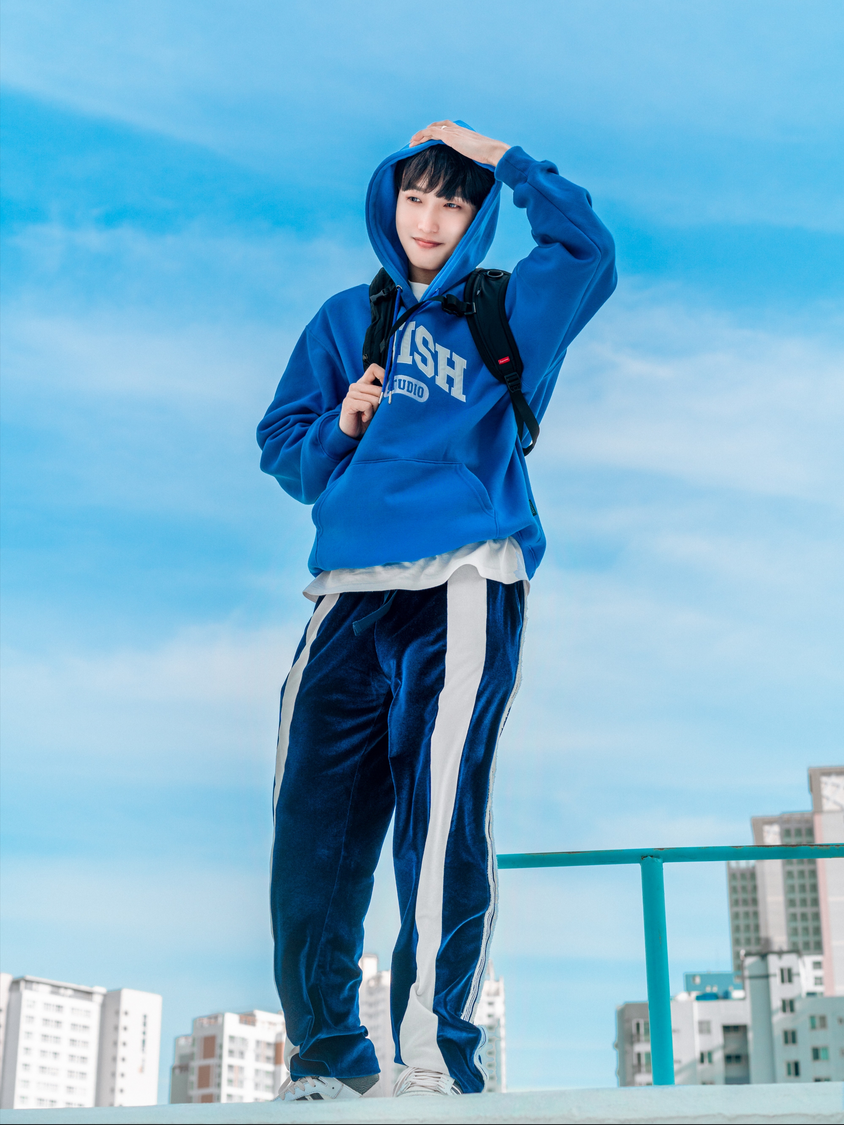 Adidas Forum 84 High Cloud White, Sony WH-1000XM5 Silver (Korean Ver.) 착용 스타일 - 2