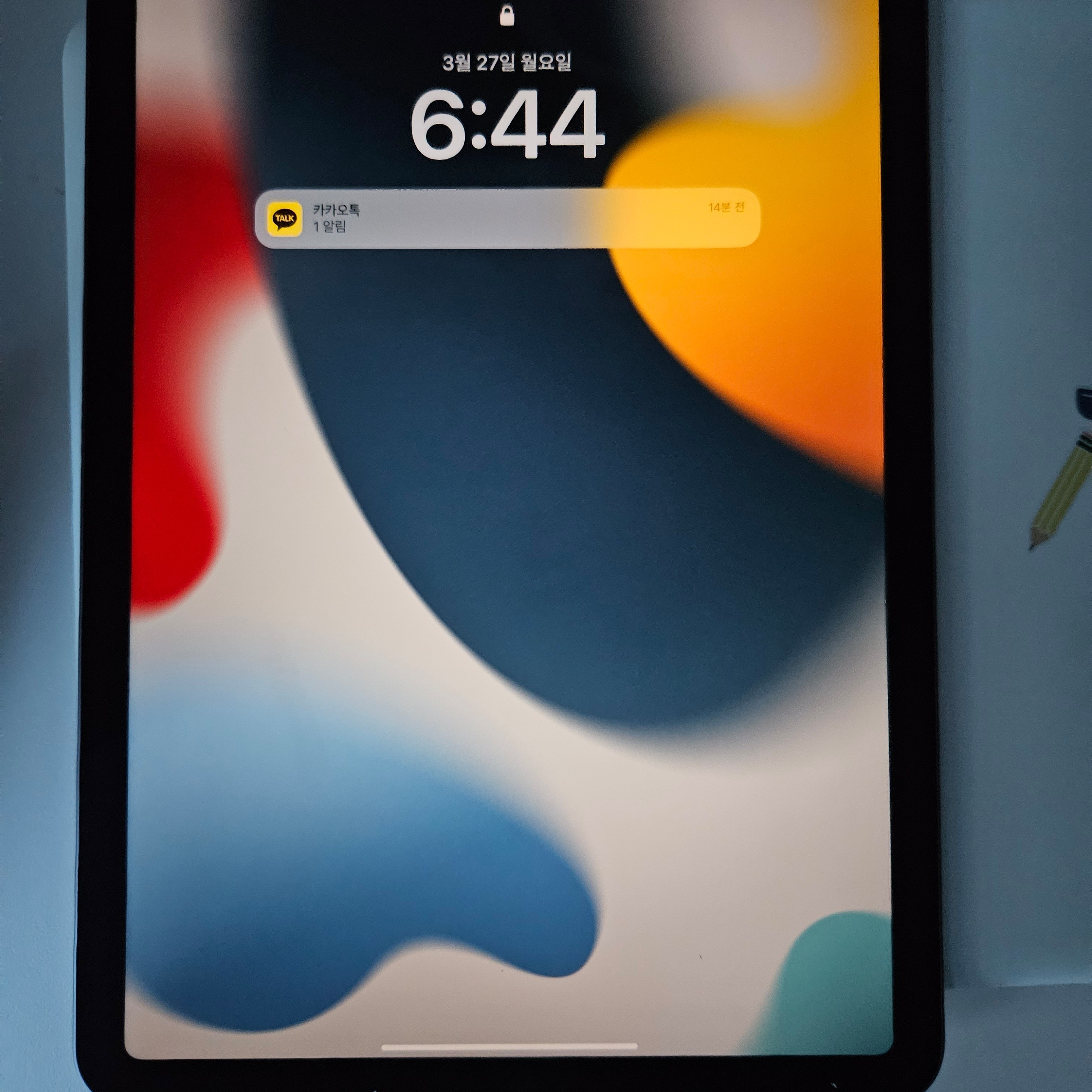 Apple iPad Air 5th Gen Wifi 256GB Space Gray (Korean Ver.) 착용 스타일 - 1