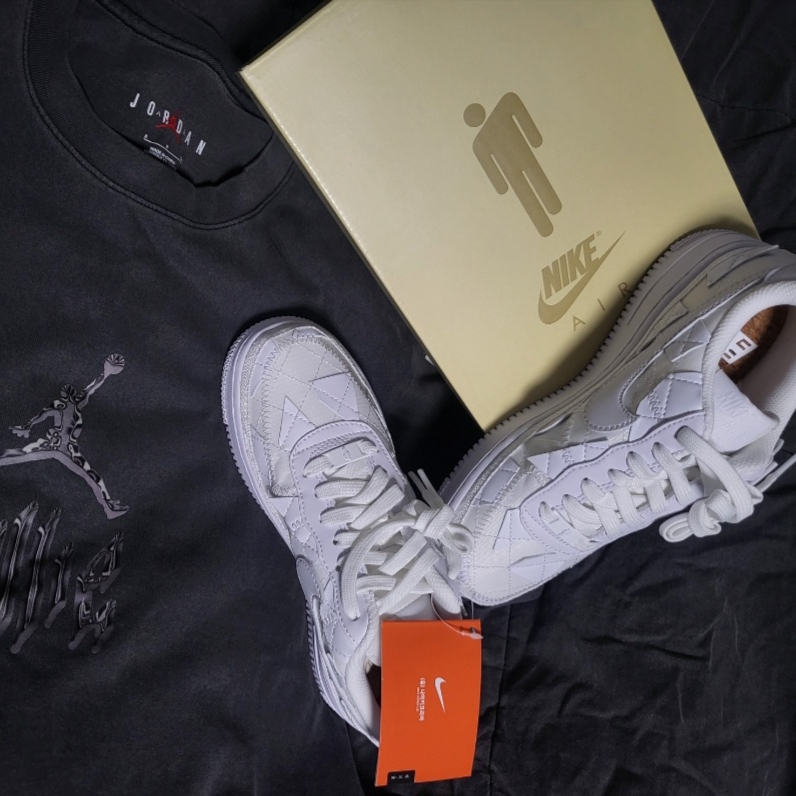 Nike x Billie Eilish Air Force 1 Low SP Triple White, (W) Jordan x Billie Eilish T-Shirt Black - Asia 착용 스타일