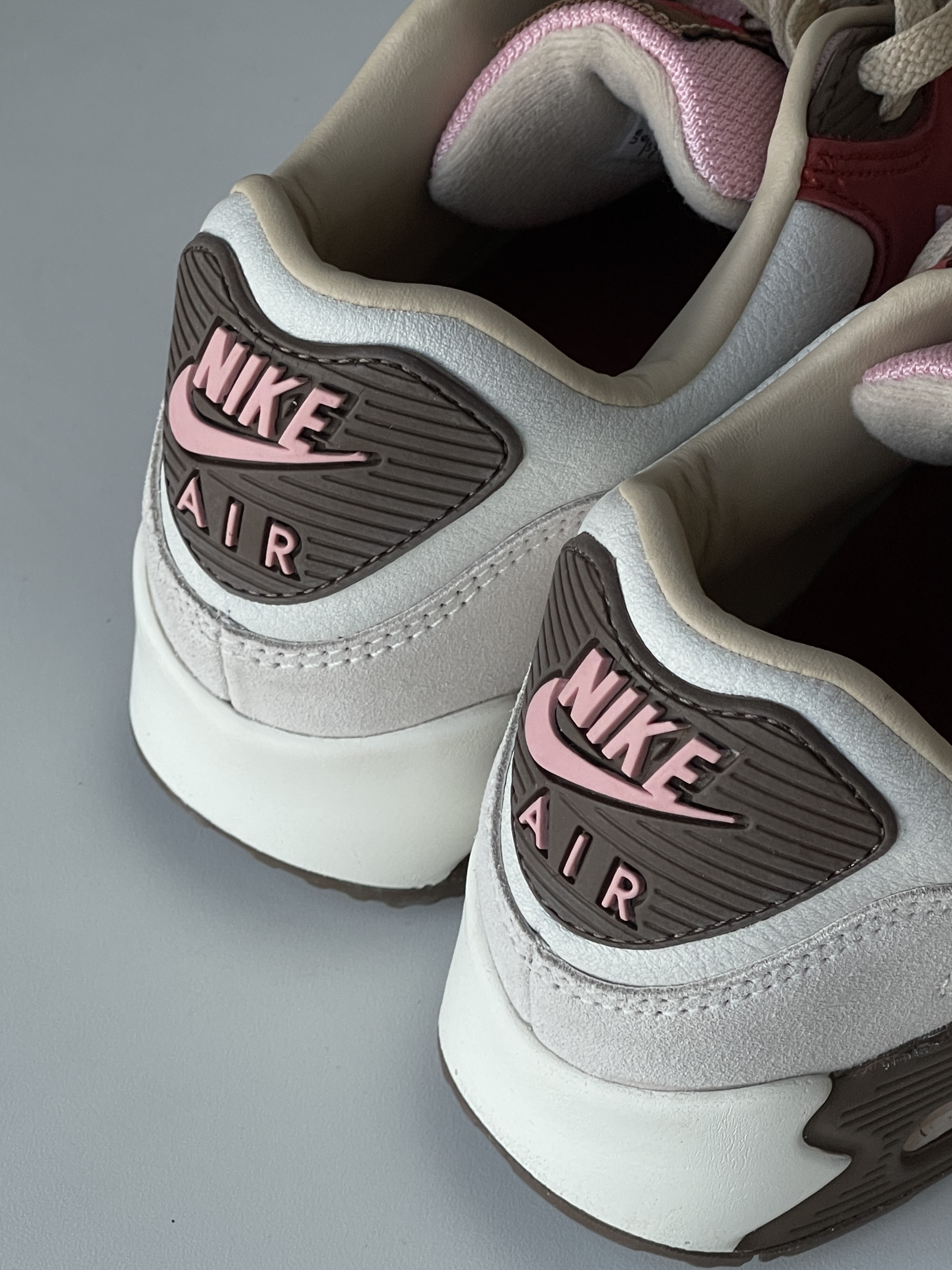 Nike Air Max 90 NRG Bacon 착용 스타일 - 1