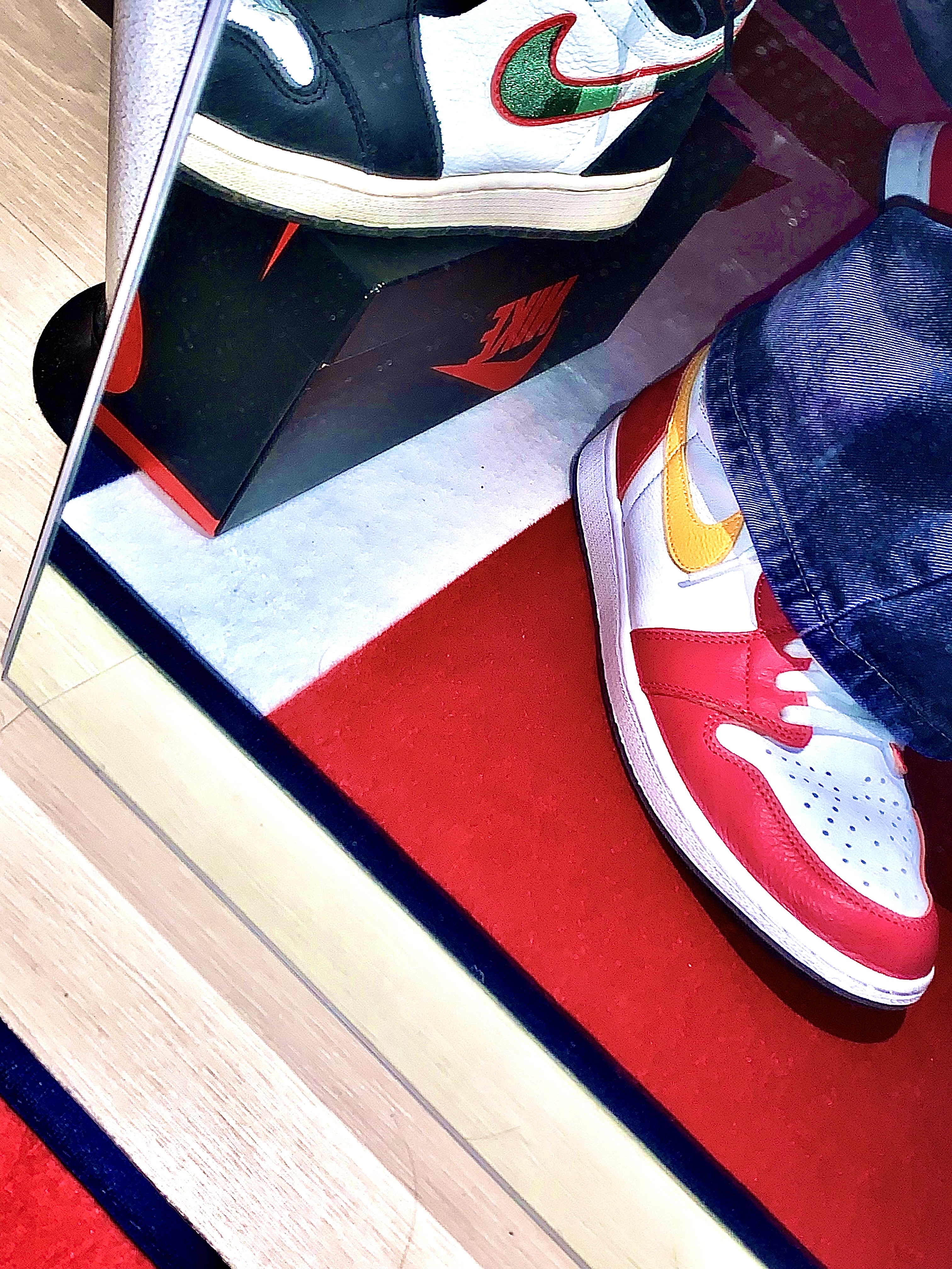 Jordan 1 Retro High OG Light Fusion Red 착용 스타일 - 2