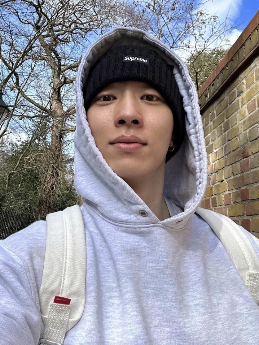 Supreme Bleached Rib Beanie Black - 21SS, Supreme Overdyed Beanie Black 착용 스타일 - 2