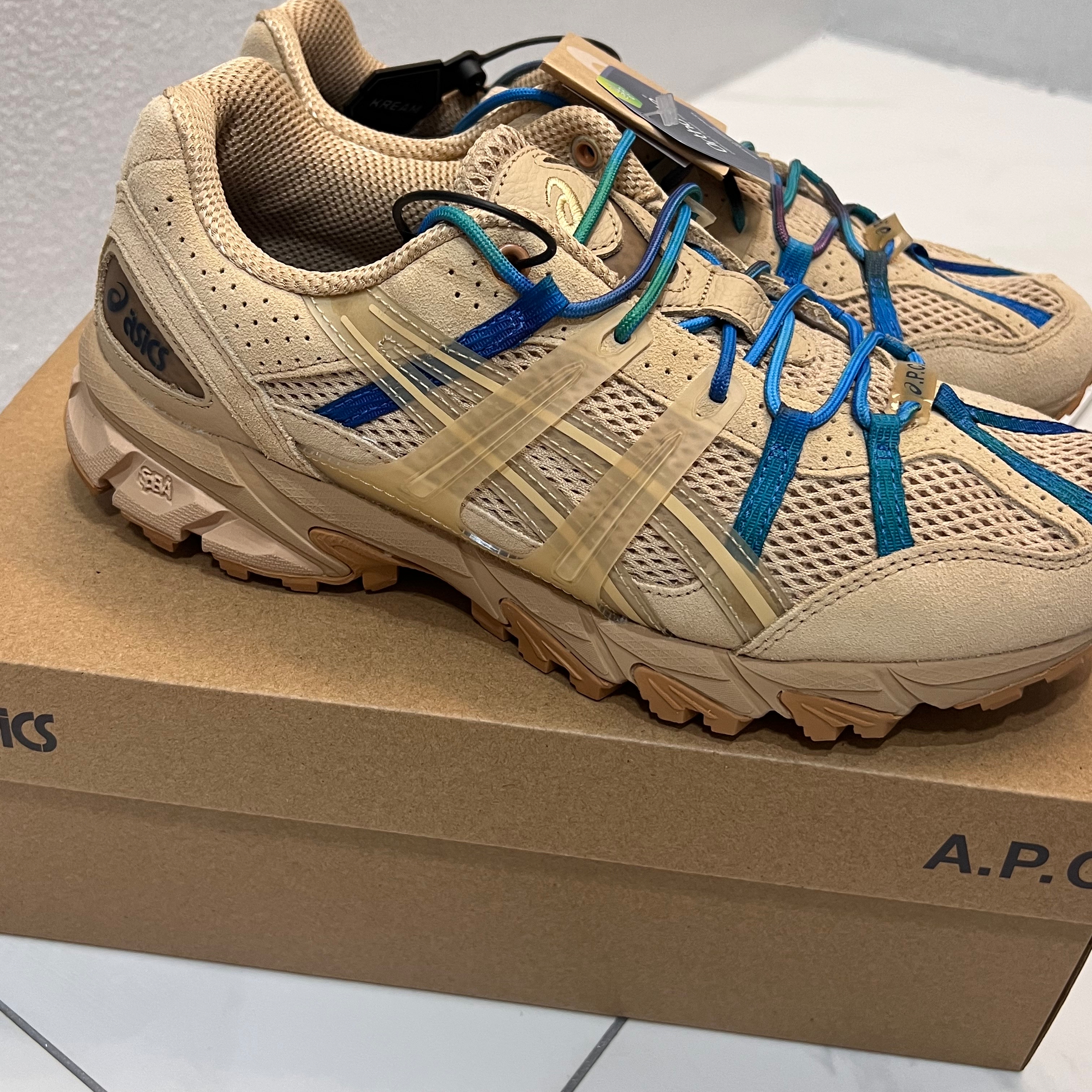 Asics x A.P.C. Gel-Sonoma 15-50 Beige 착용 스타일