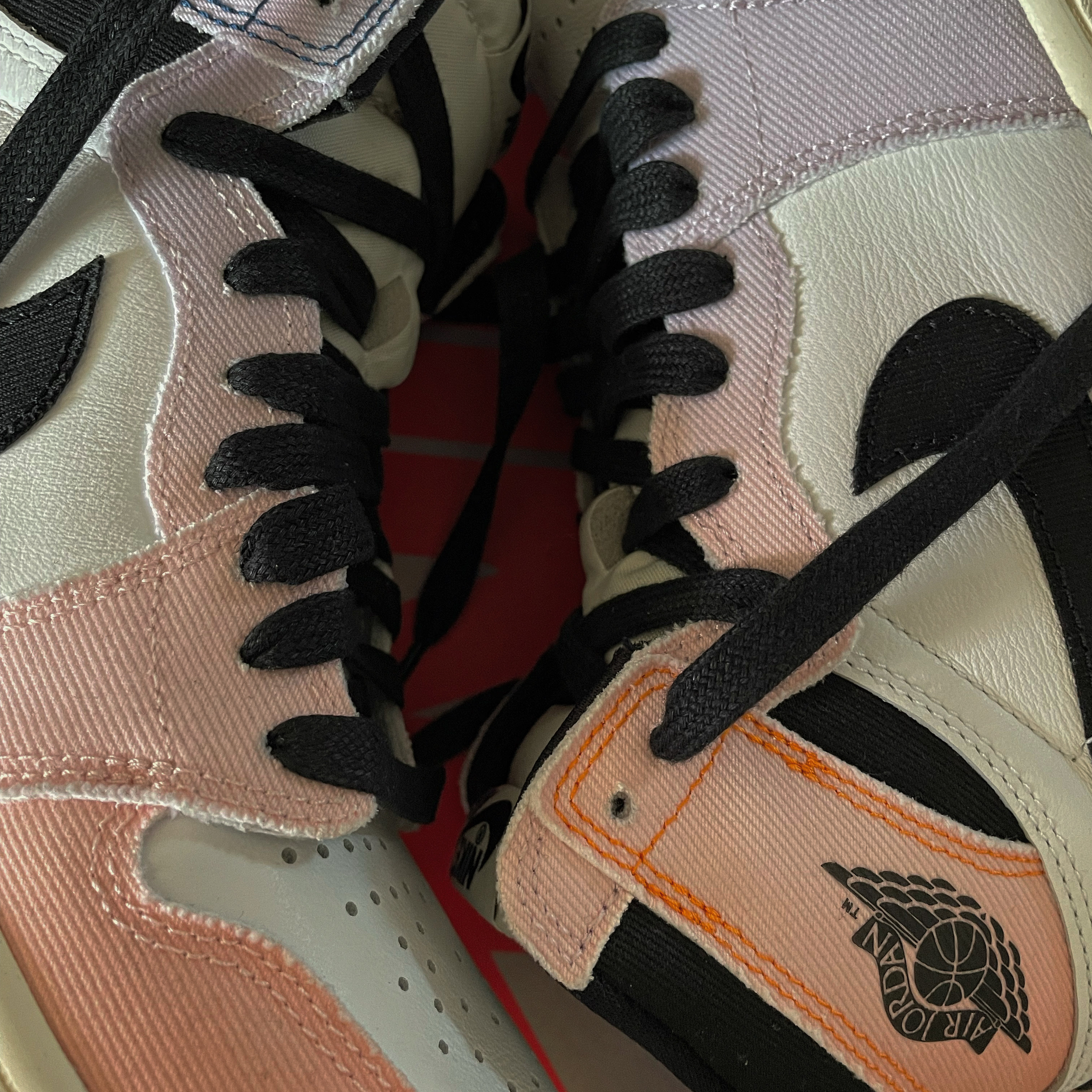 Jordan 1 Retro High OG Multi Color 착용 스타일