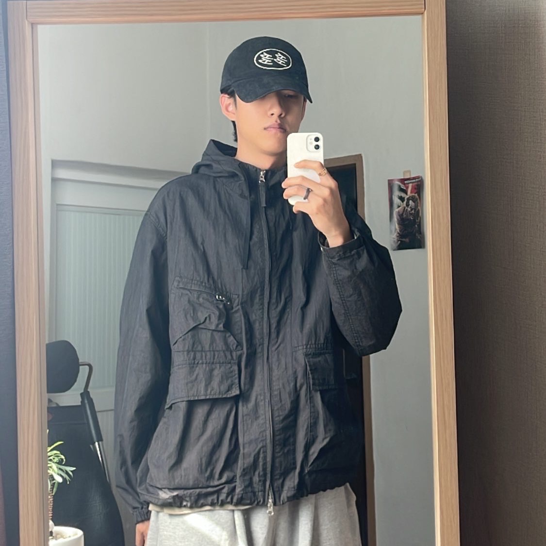 Dada Logo Cap Black White 착용 스타일