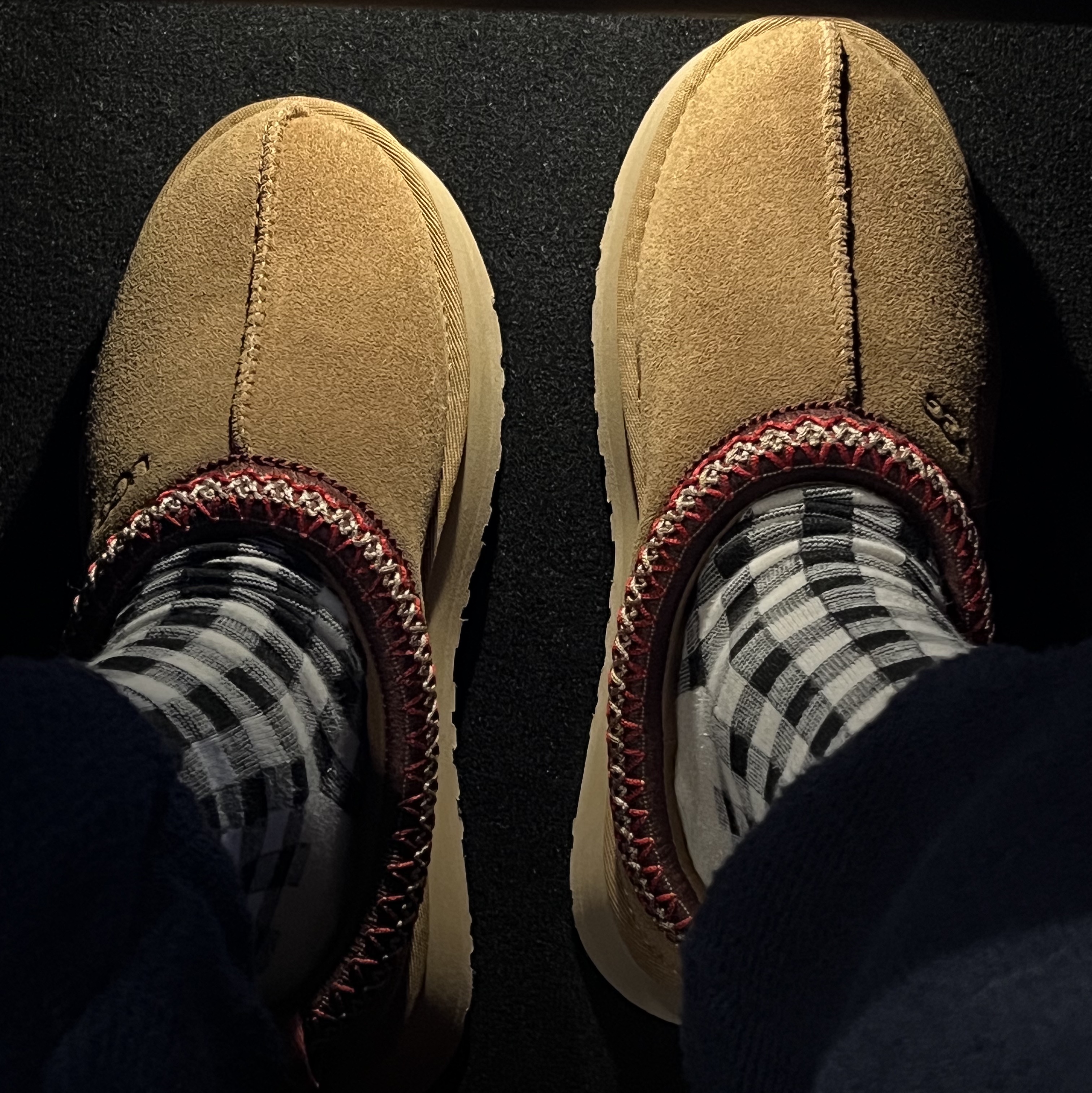(W) UGG Tazz Slipper Chestnut 착용 스타일