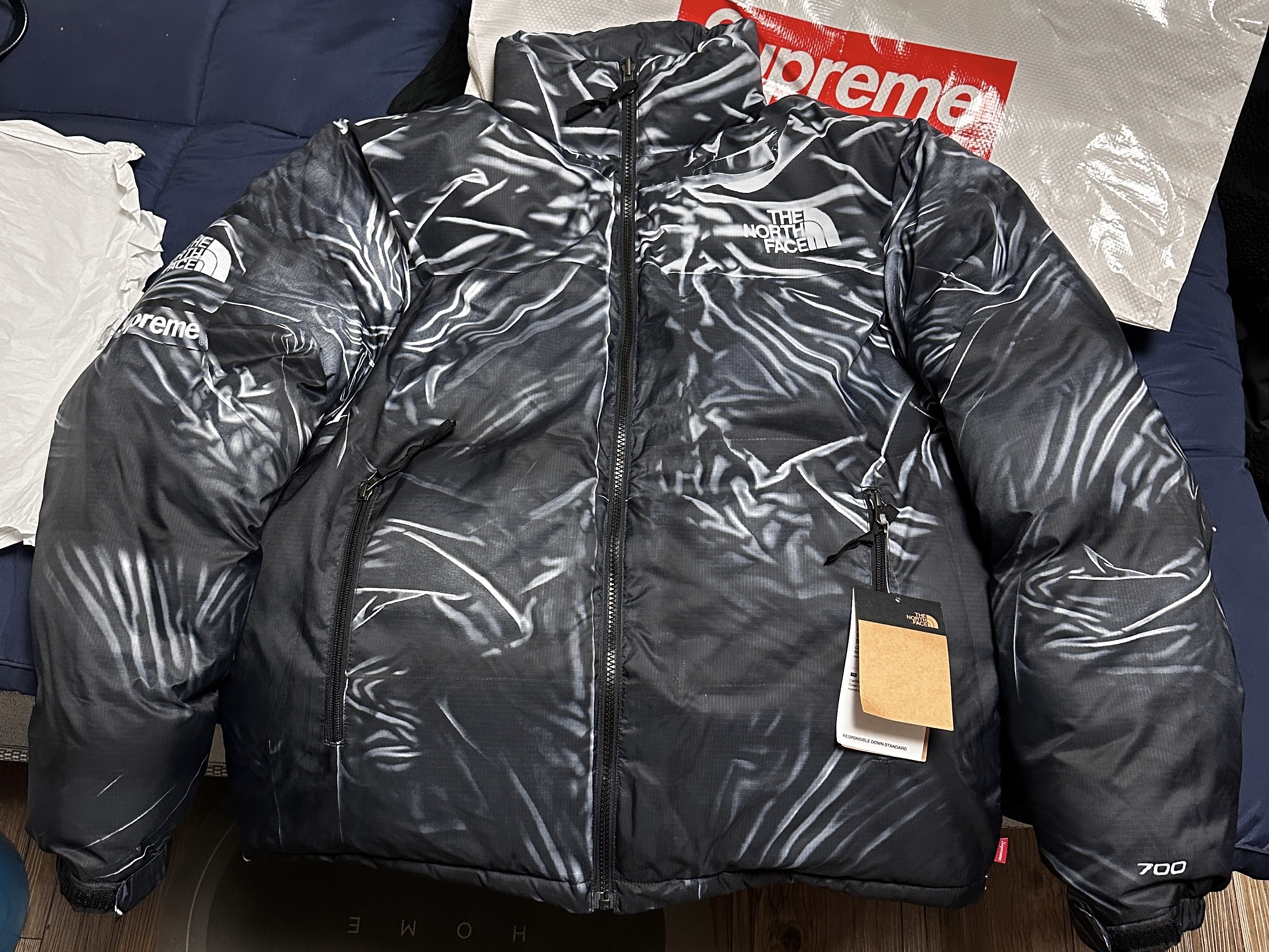 Supreme x The North Face Trompe L’oeil Printed Nuptse Jacket Black - 23SS 착용 스타일 - 1