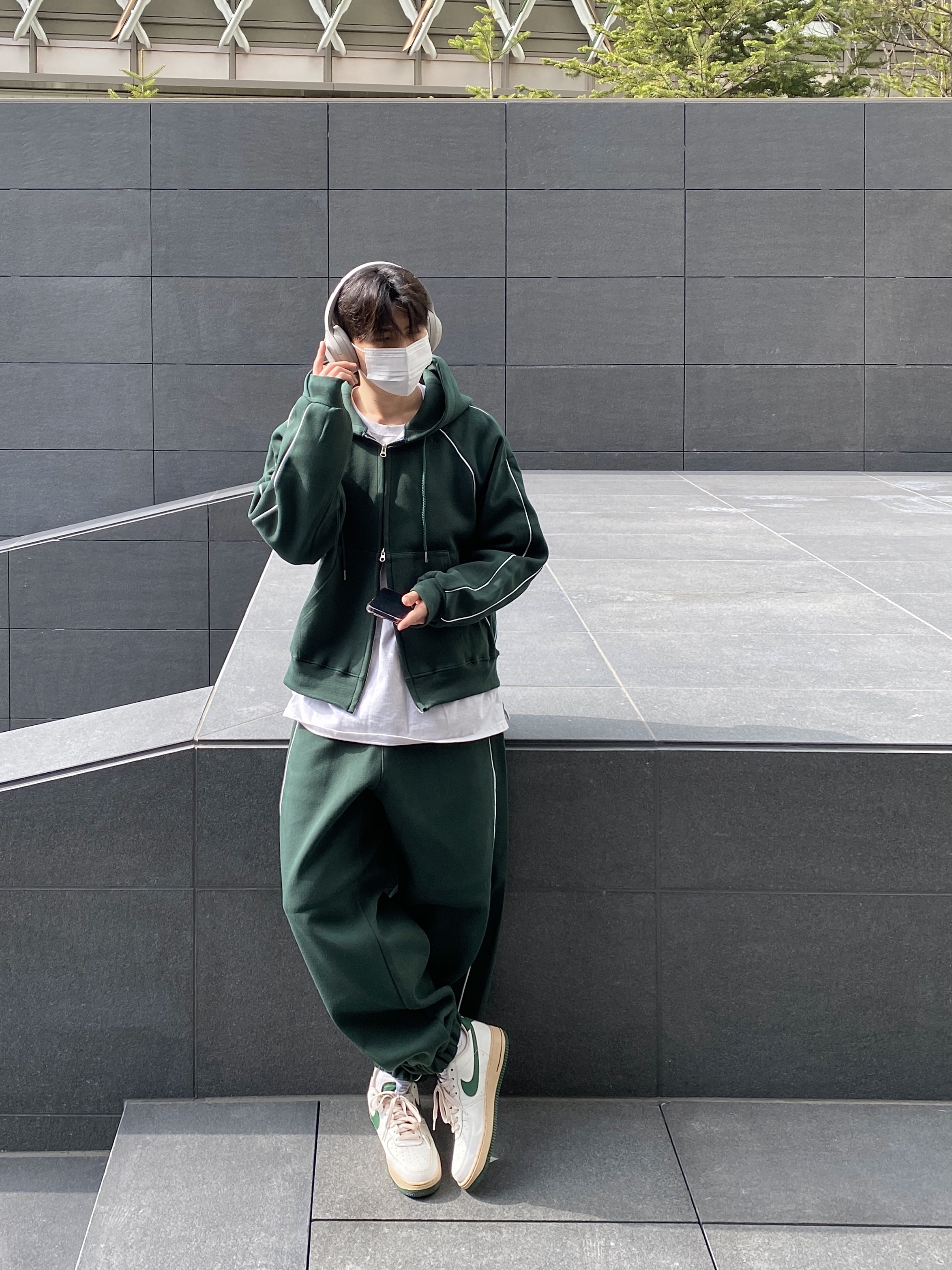 (W) Nike Air Force 1 Low Gorge Green 착용 스타일 - 5