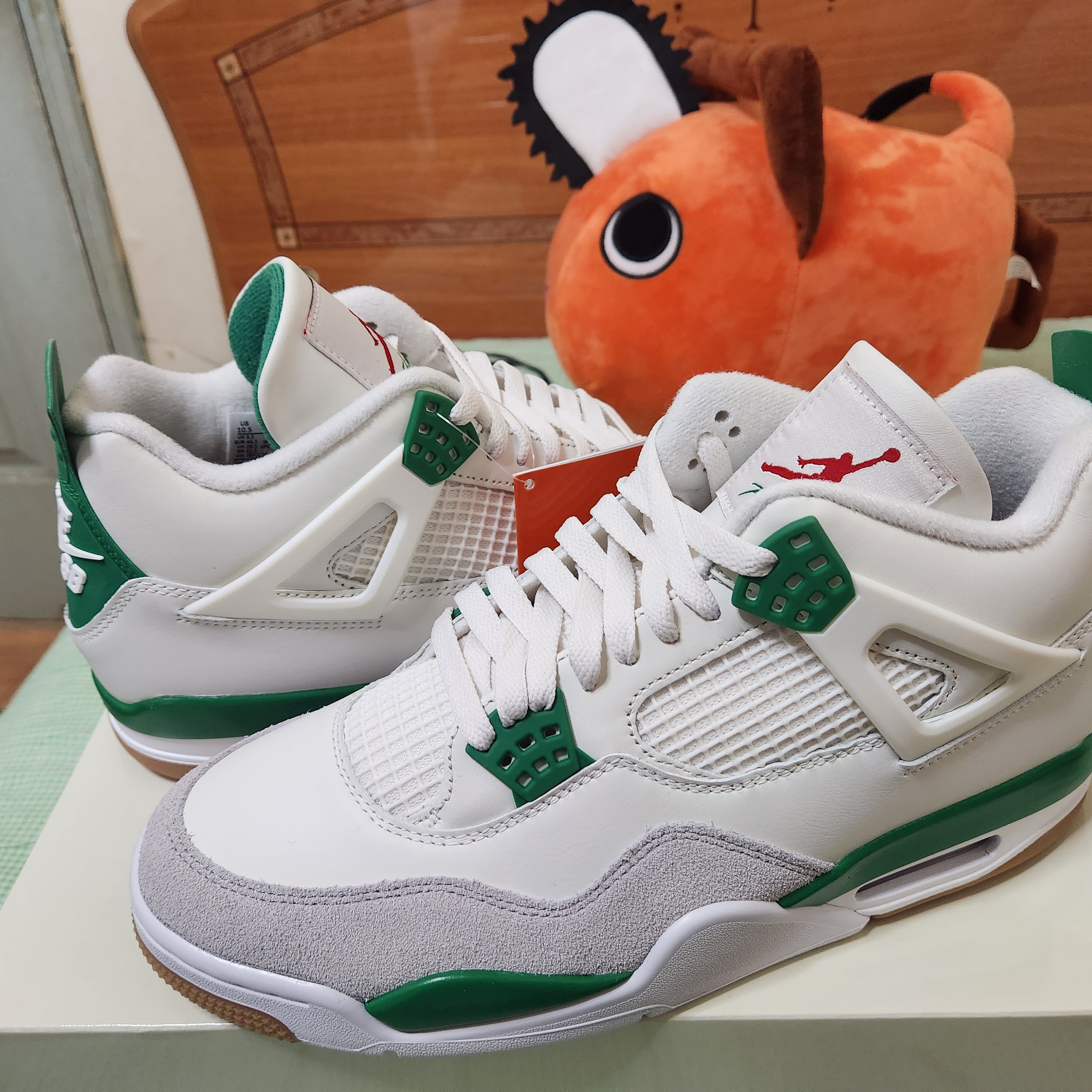 Jordan 4 x Nike SB Retro SP Pine Green 착용 스타일