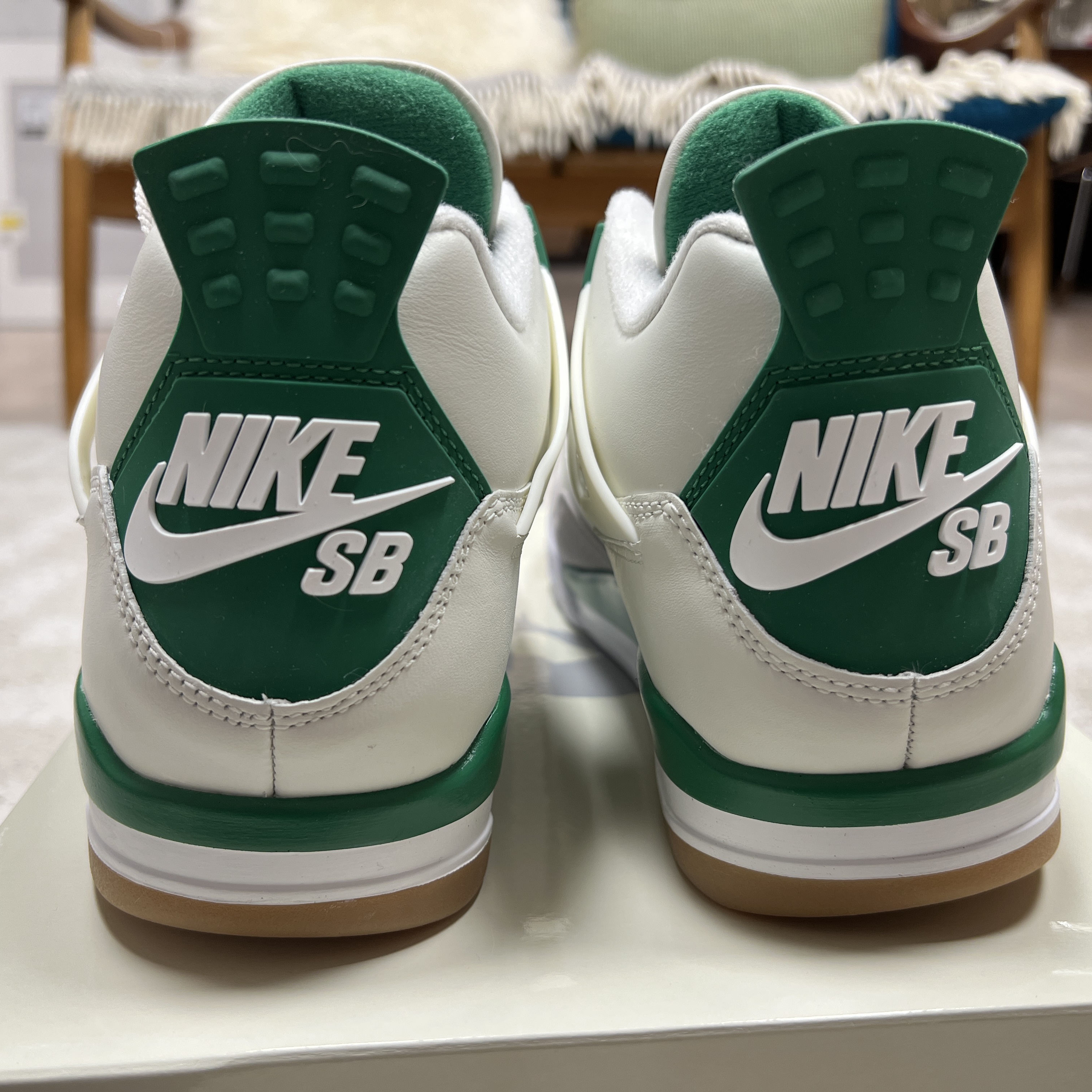 Jordan 4 x Nike SB Retro SP Pine Green 착용 스타일 - 4