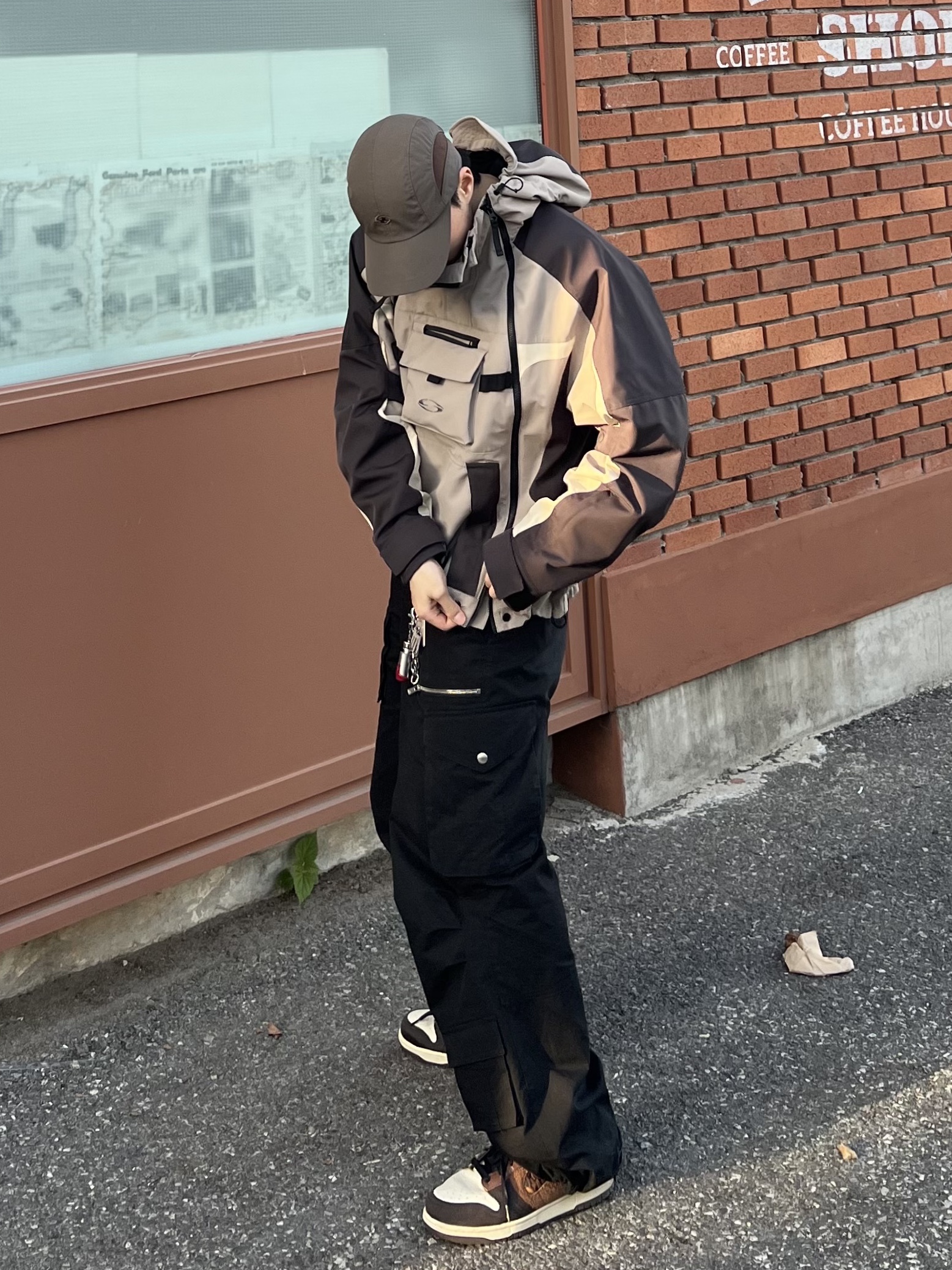 Grailz Technical Shell Jacket Tan 착용 스타일 - 1