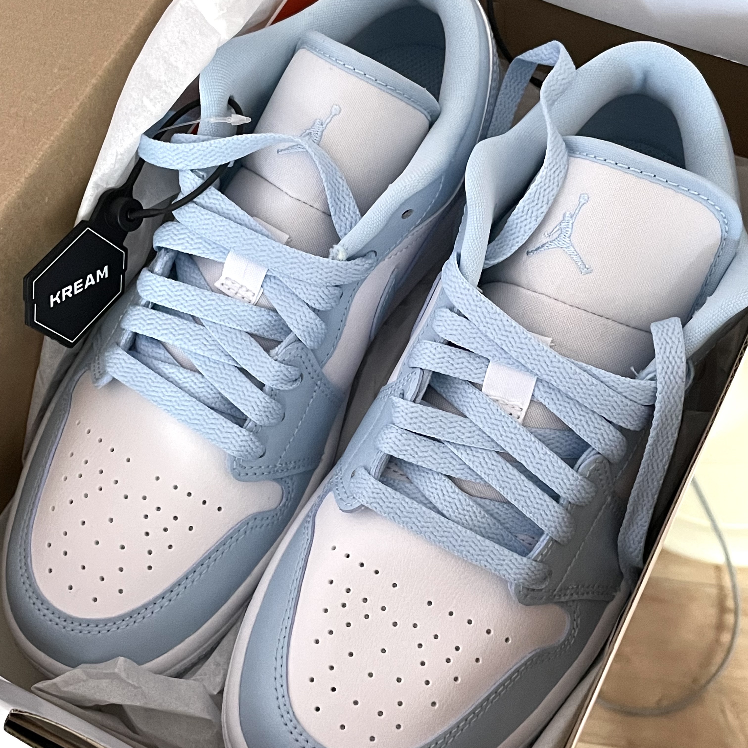 (W) Jordan 1 Low White Ice Blue 착용 스타일