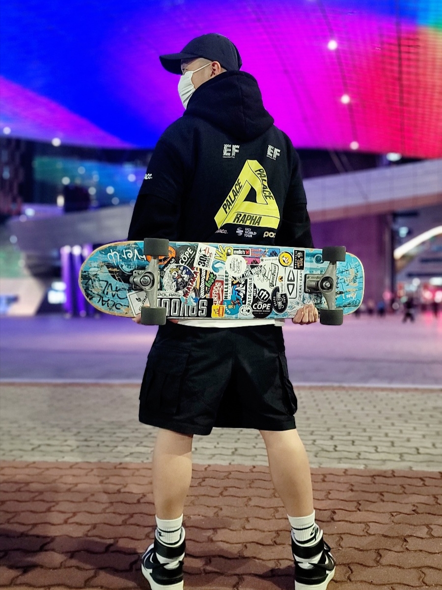 Palace x Rapha Off Bike T-Shirt Black - 20FW, Palace Tri-Ferg Patch Shell 6-Panel Black - 21FW 착용 스타일