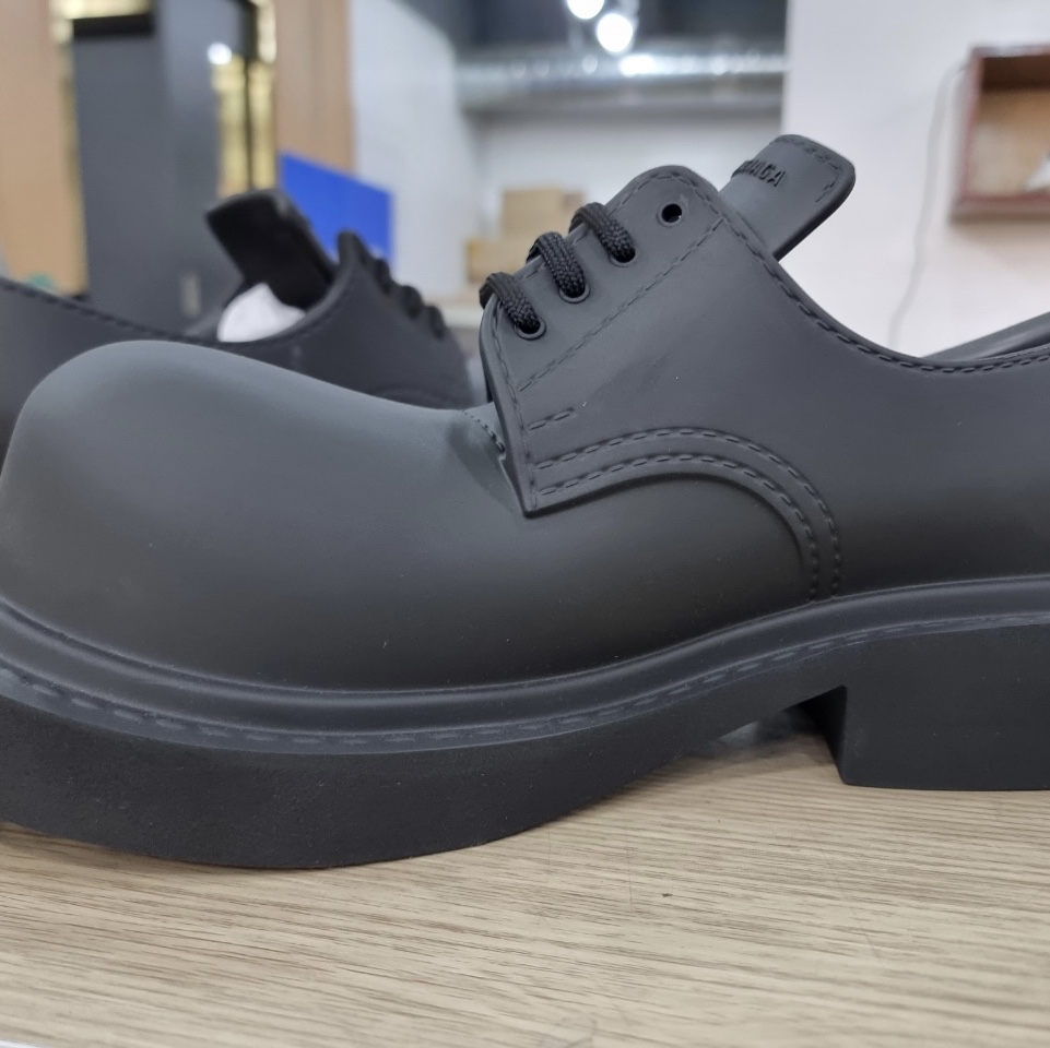 Balenciaga Steroid Derby Black 착용 스타일 - 4