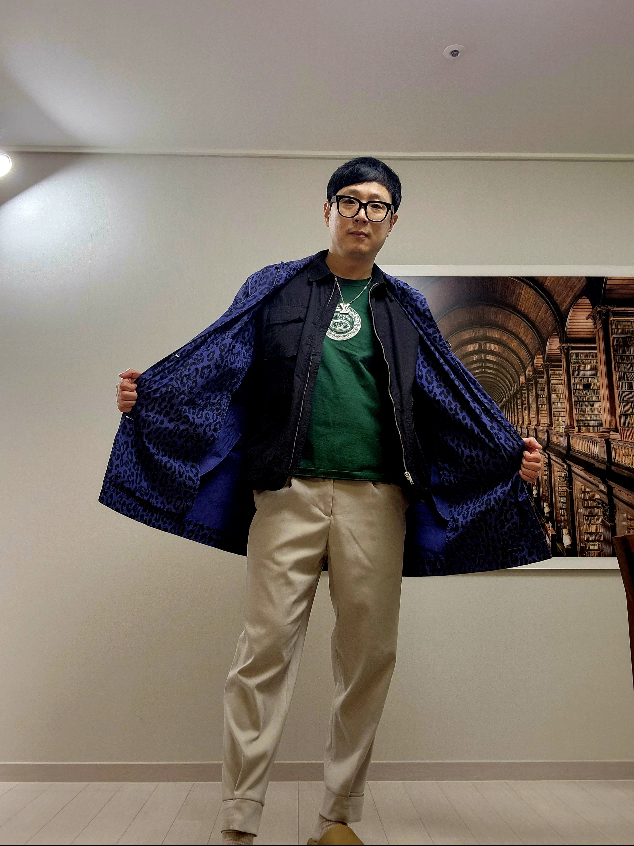 Supreme x Hysteric Glamour Leopard Trench Blue - 21SS, Adidas Yeezy Slide Ochre 착용 스타일 - 2