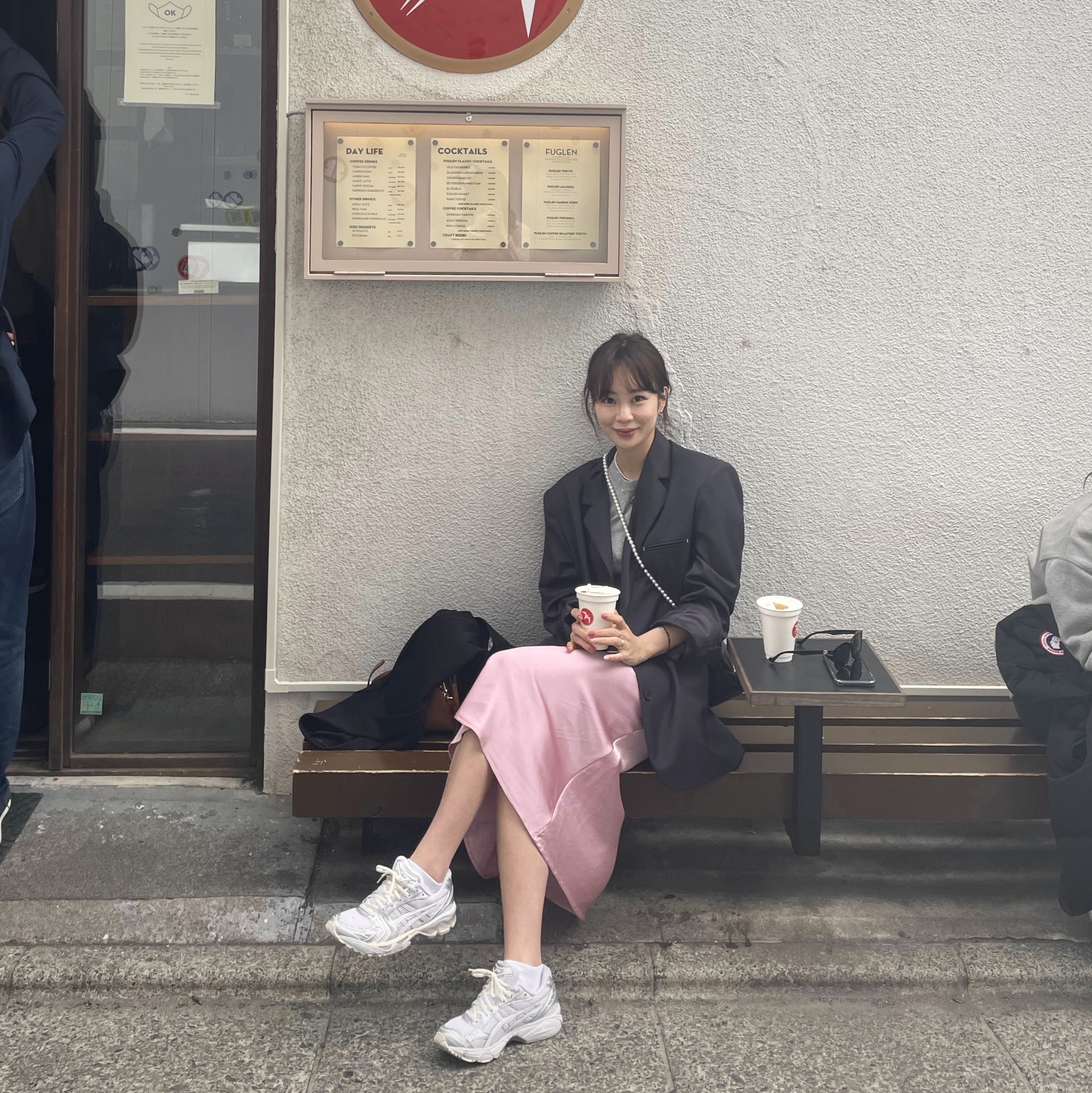 Asics x JJJJound Gel-Kayano 14 Silver White, Miu Miu Spirit Matelasse Patent Leather Mini Bag Black 착용 스타일 - 1