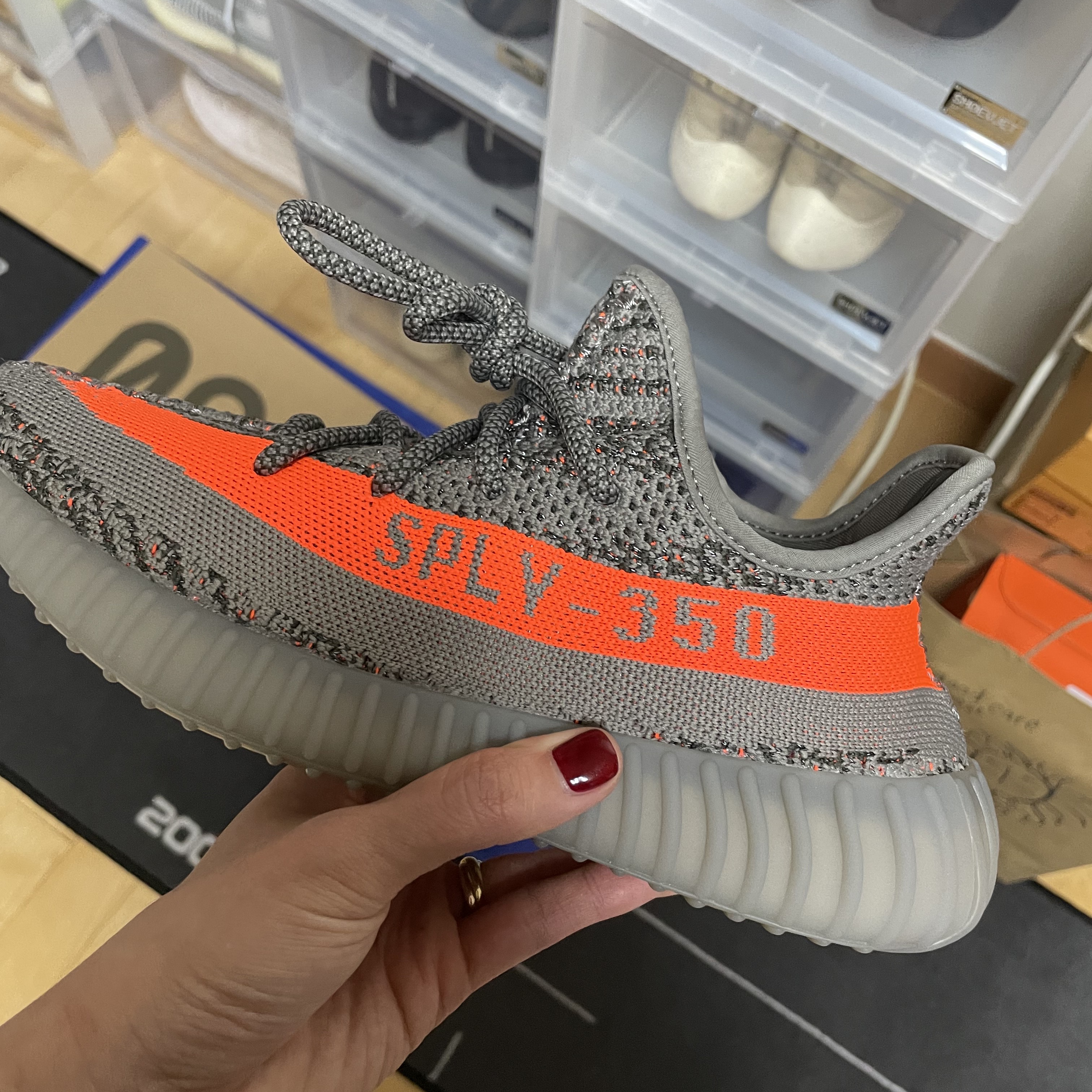 Adidas Yeezy Boost 350 V2 Beluga - Reflective 착용 스타일