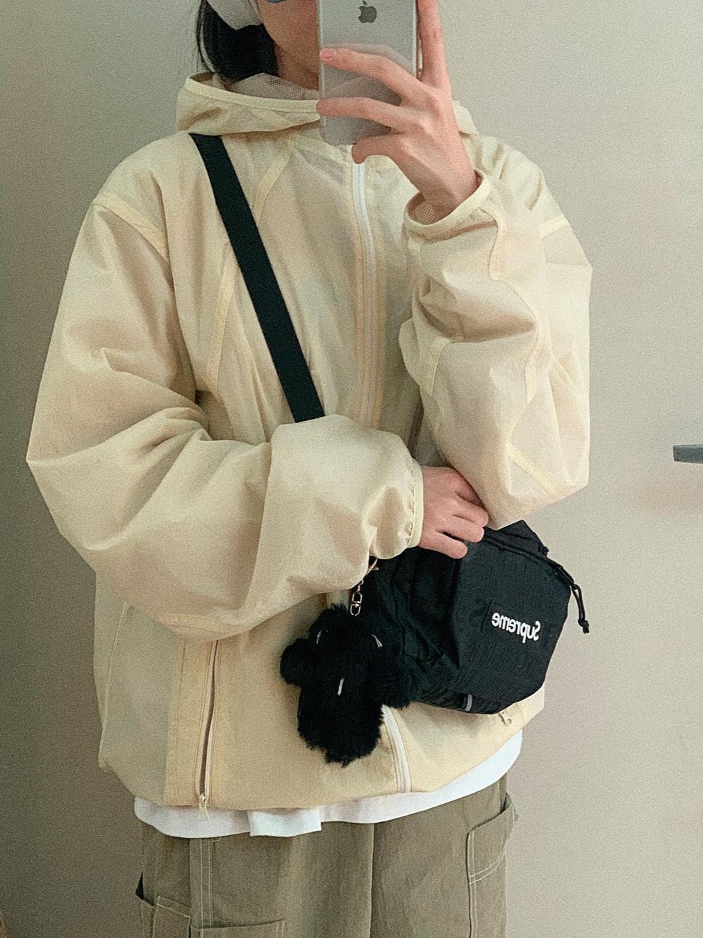 Art Of Field Back Printed Packable Jacket Light Yellow, Supreme Shoulder Bag Black - 19SS 착용 스타일 - 2