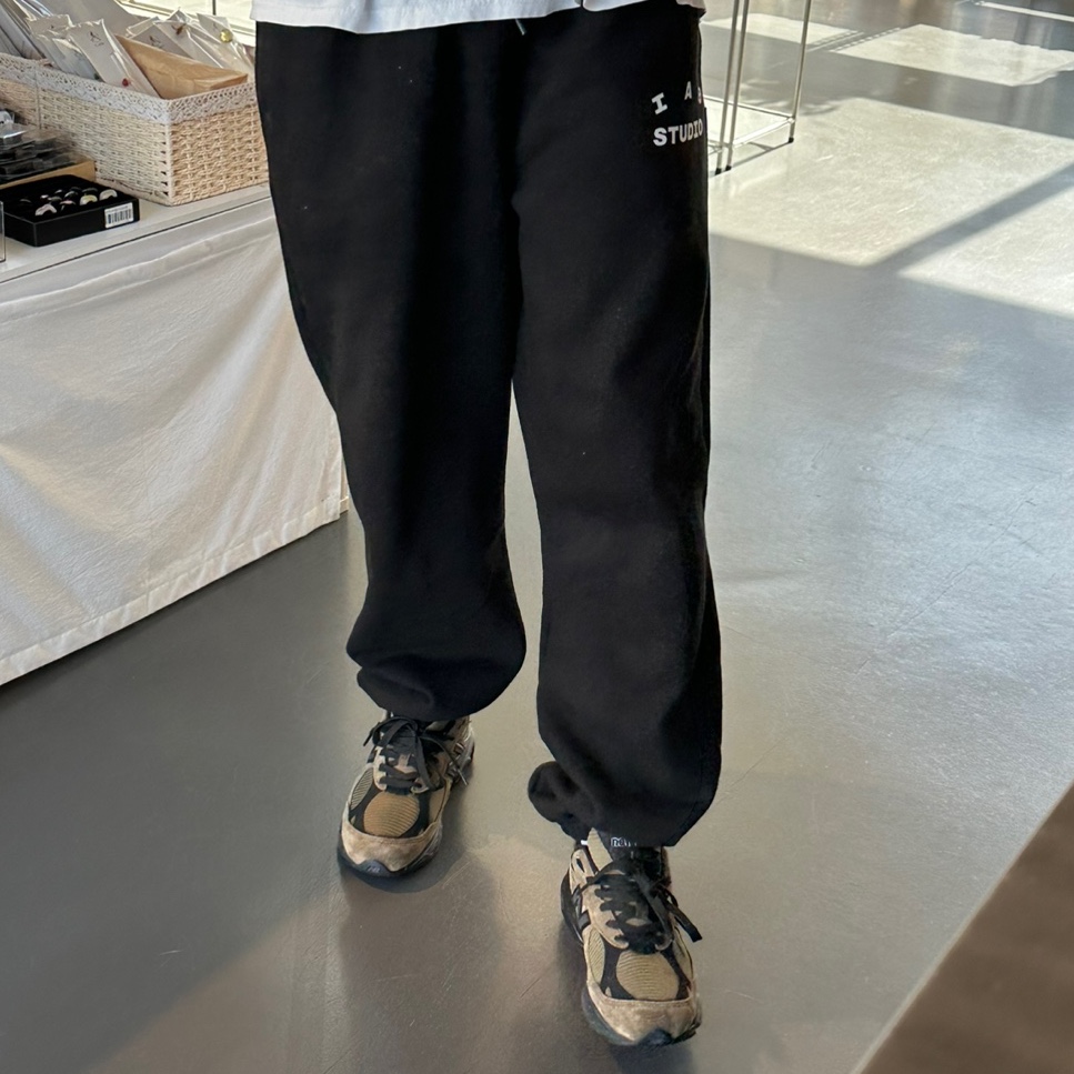 New Balance x JJJJound 990v3 Brown Black 착용 스타일 - 1