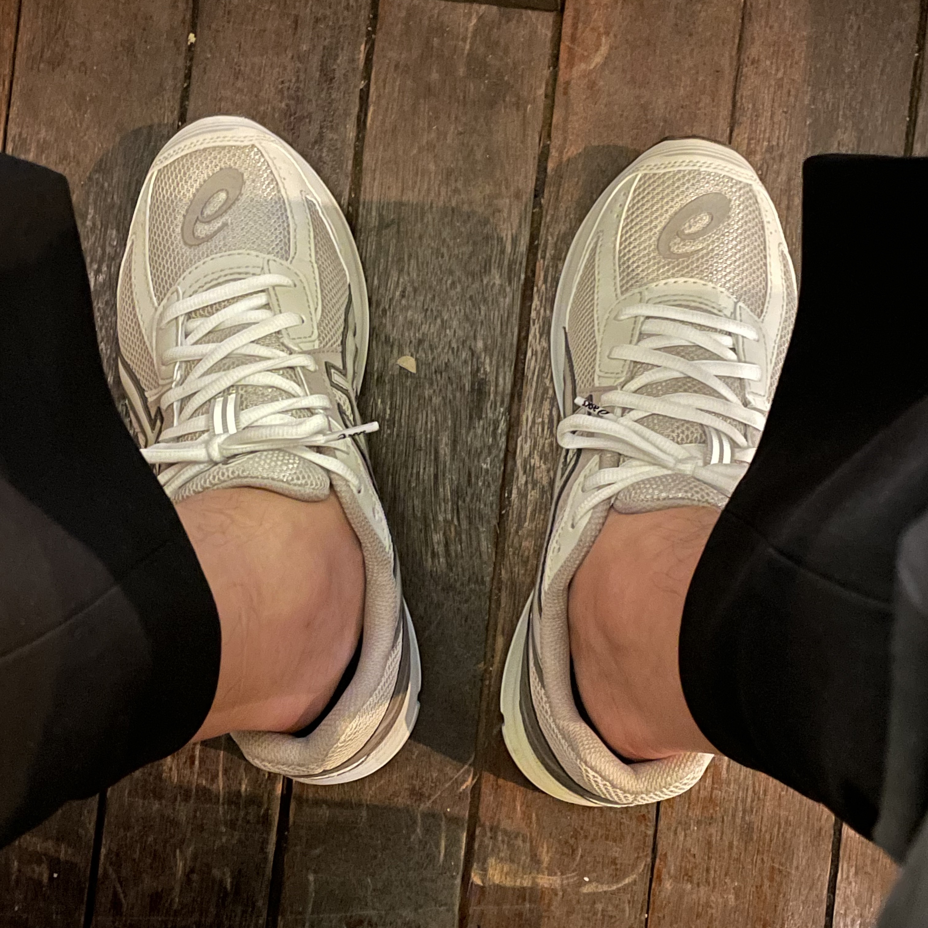 Asics Jog 100 S Birch - 2E Wide 착용 스타일 - 1