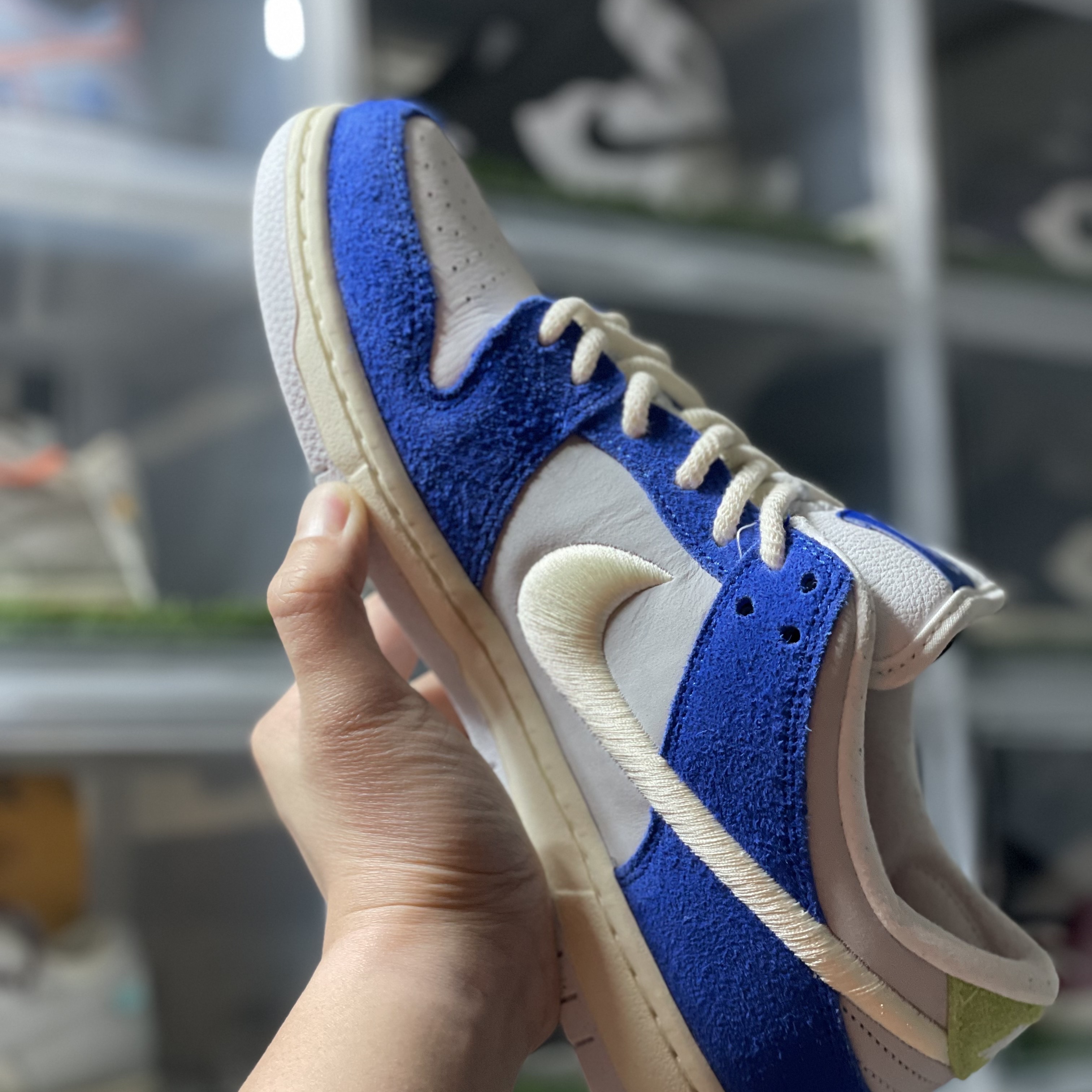 Nike x Fly Streetwear SB Dunk Low Pro Gardenia 착용 스타일 - 2