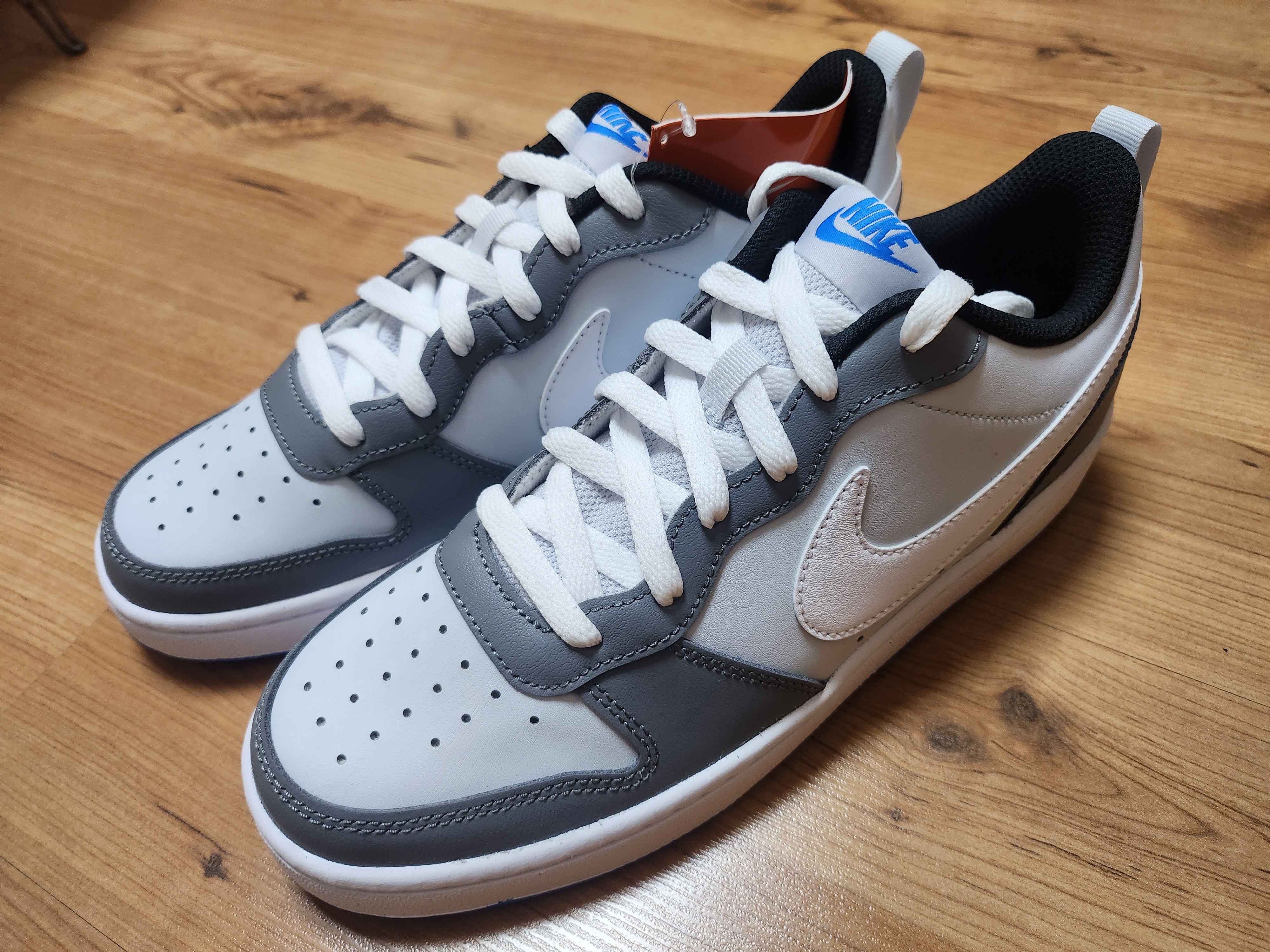 (GS) Nike Court Borough Low 2 SE Pure Platinum Cool Grey 착용 스타일 - 2