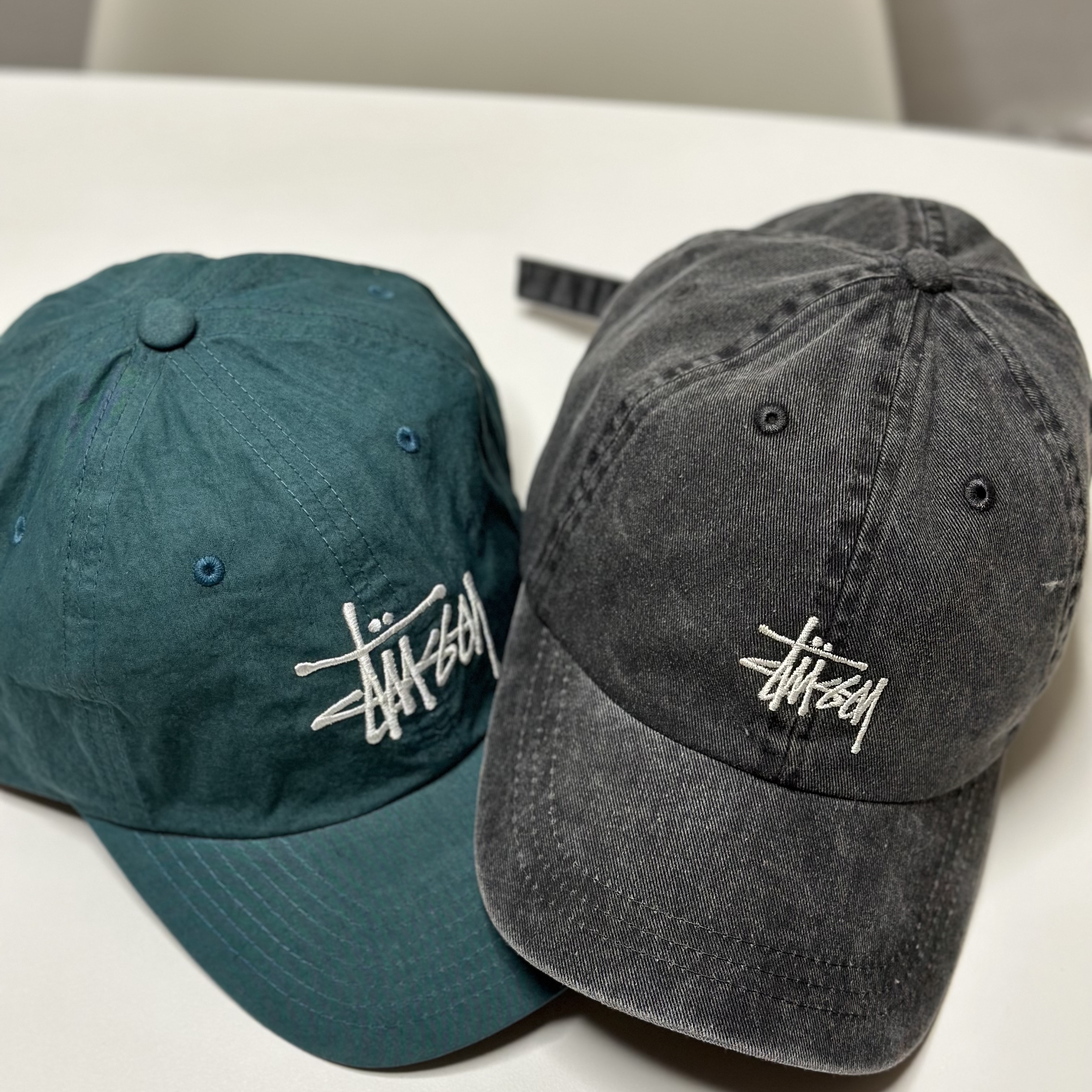 Stussy Bio Washed Big Logo Low Pro Cap Dark Teal, Stussy Washed Stock Low Pro Cap Charcoal 착용 스타일 - 1