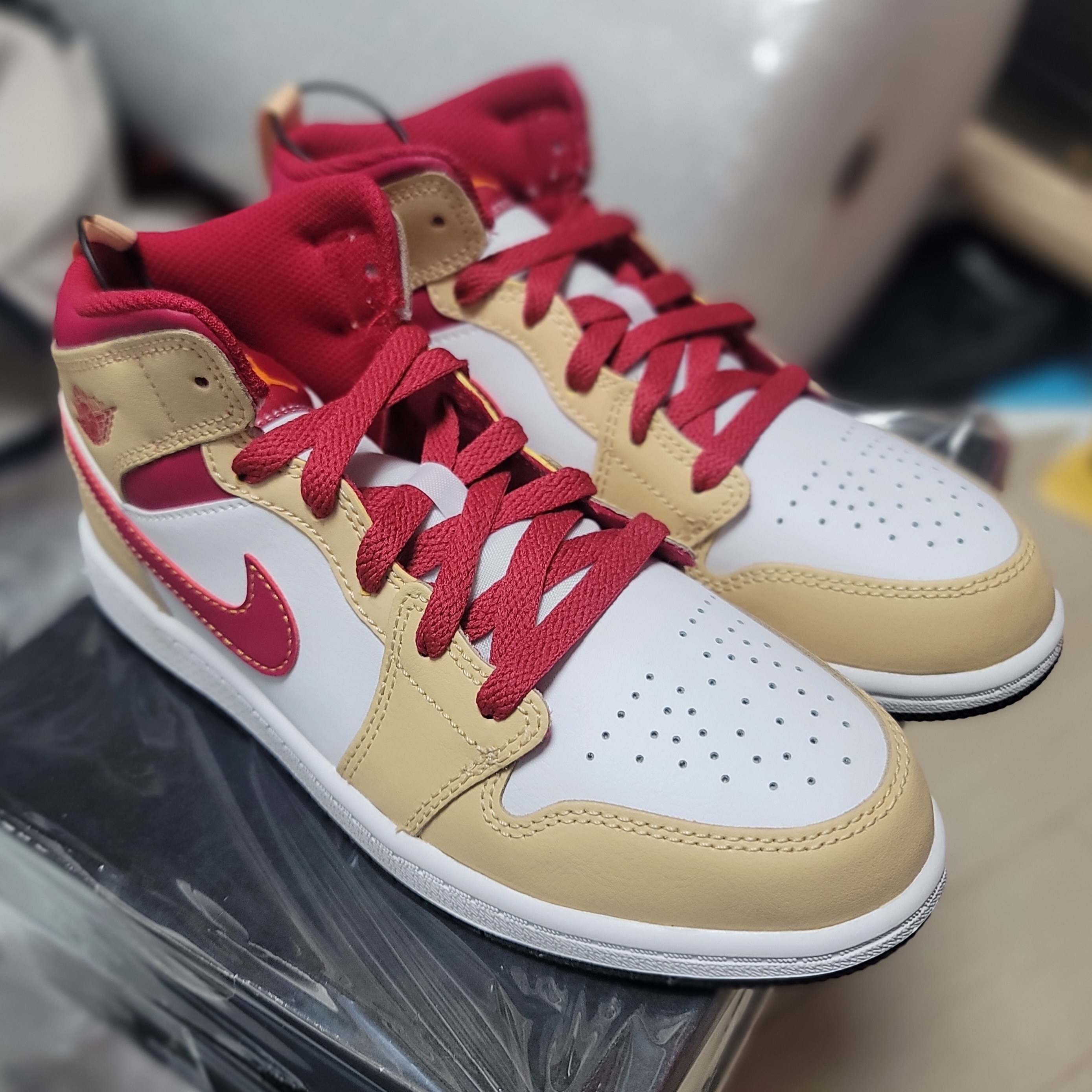 (PS) Jordan 1 Mid Light Curry 착용 스타일 - 1