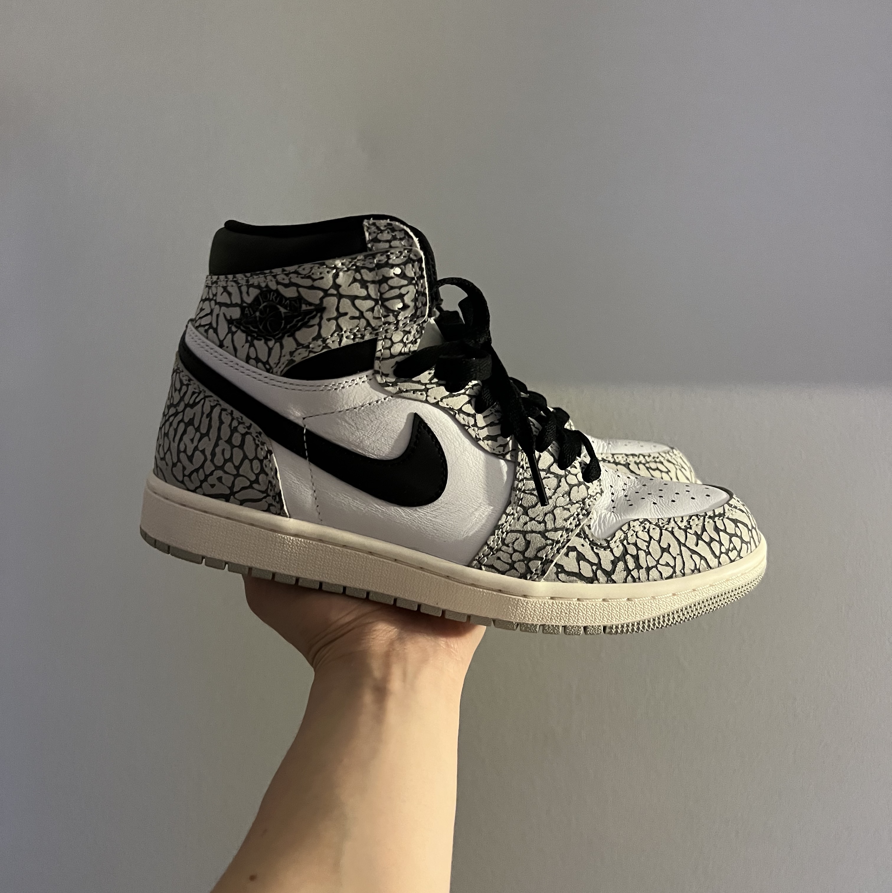 Jordan 1 Retro High OG White Cement 착용 스타일
