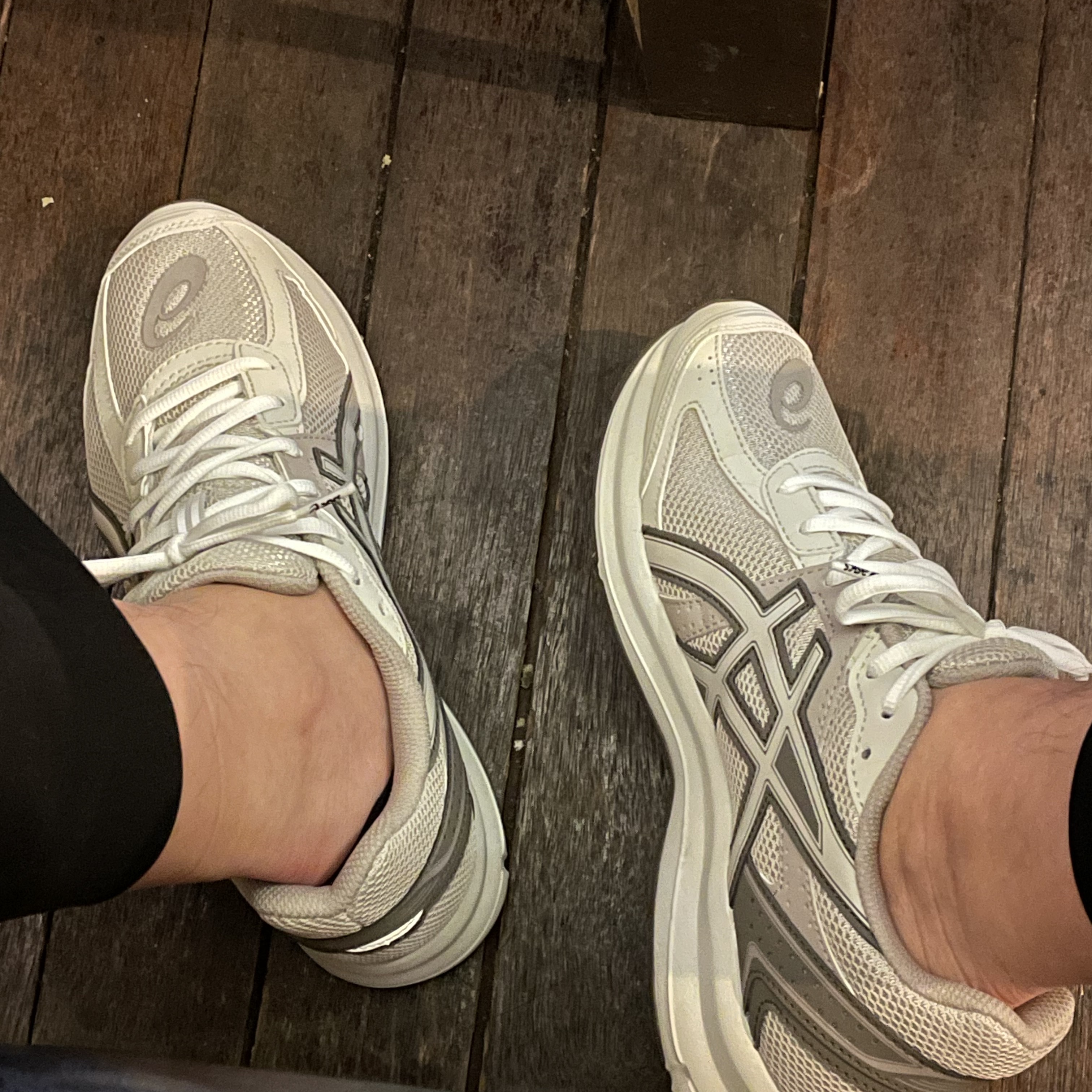 Asics Jog 100 S Birch - 2E Wide 착용 스타일 - 2