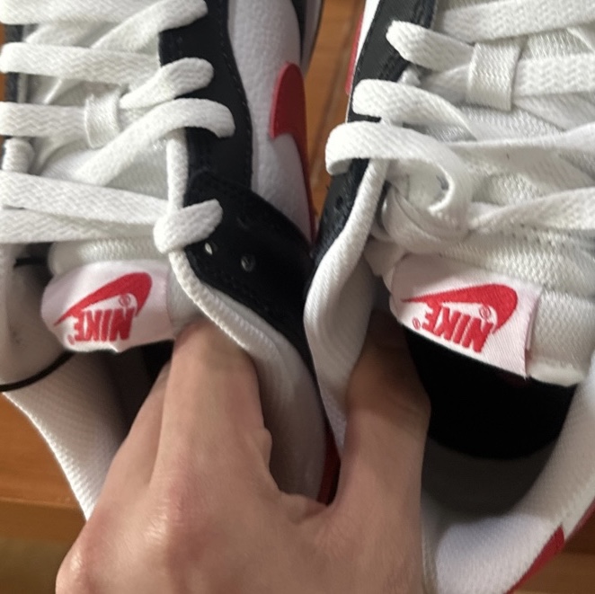Nike Dunk Low Retro Black University Red 착용 스타일