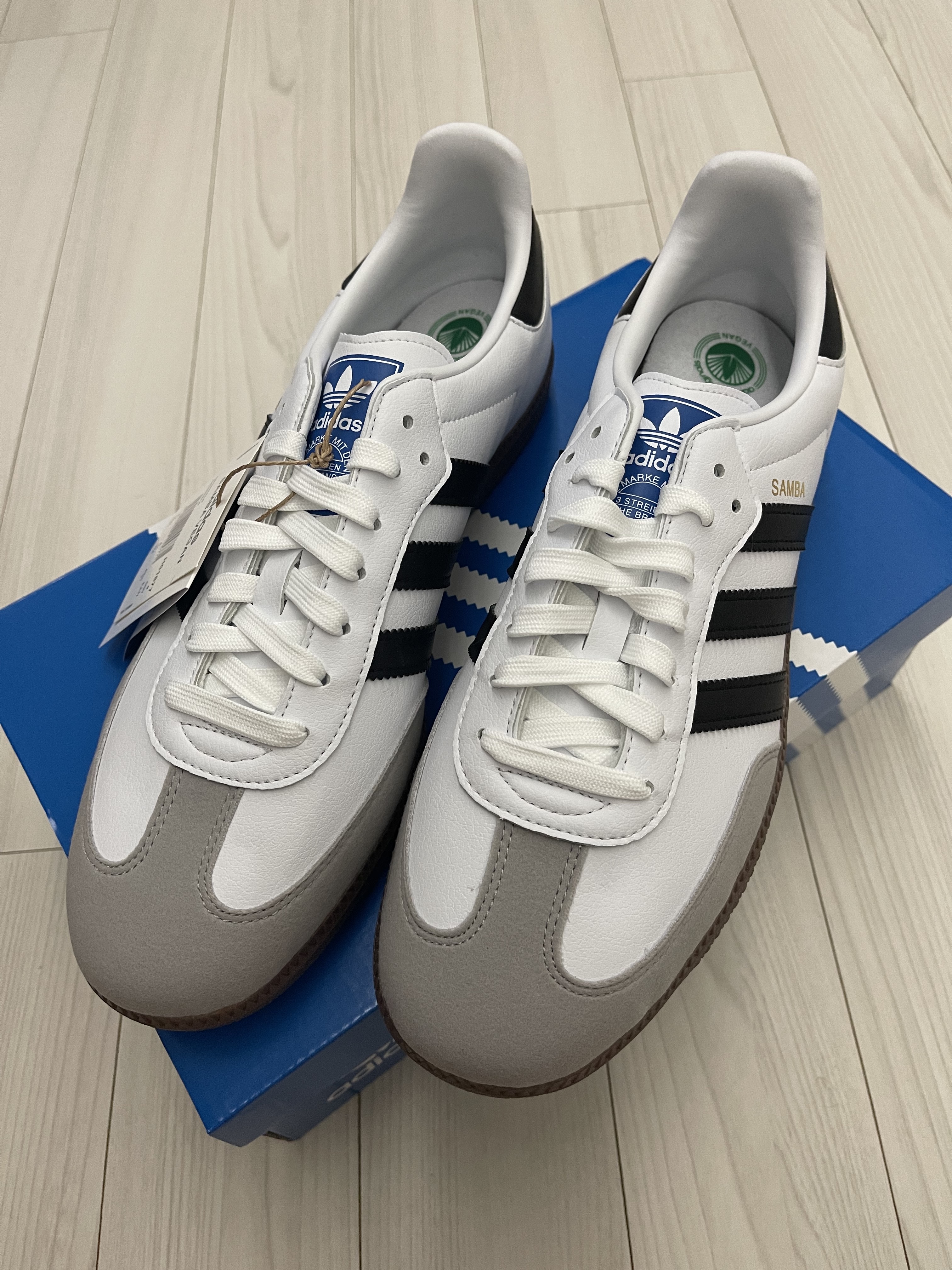 Adidas Samba Vegan White Black 착용 스타일 - 2