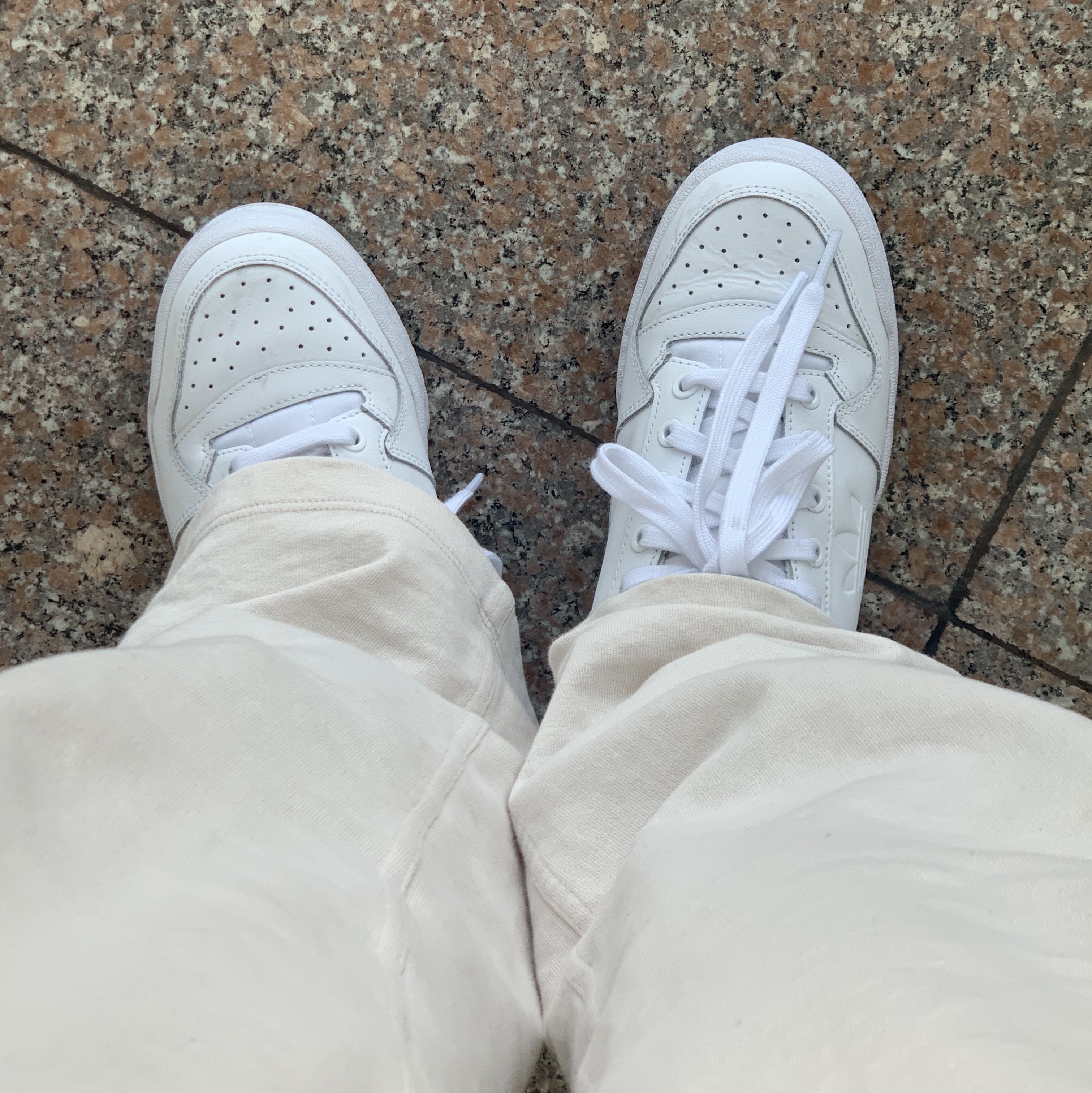 (W) Adidas Forum Bold Cloud White 착용 스타일