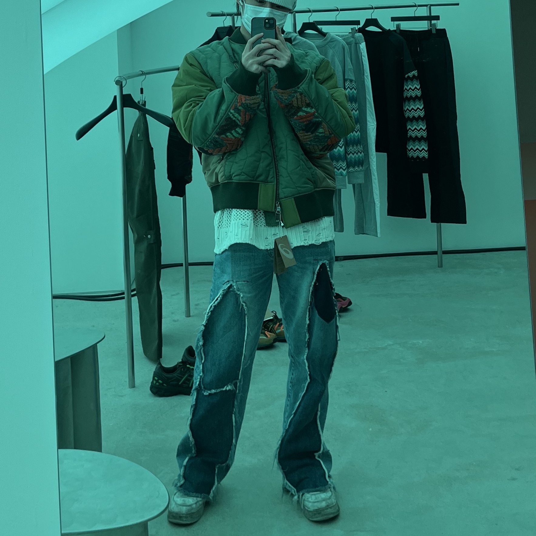 Andersson Bell x Asics Contrast Quilting Bomber Jacket Khaki 착용 스타일