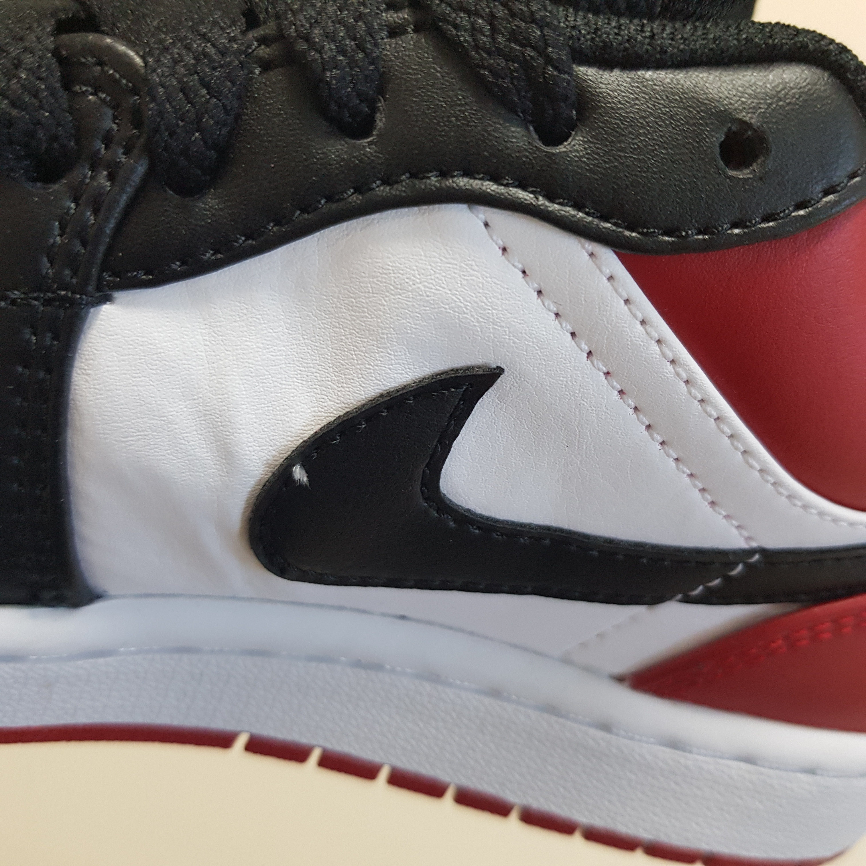 Jordan 1 Low Bred Toe 착용 스타일 - 2
