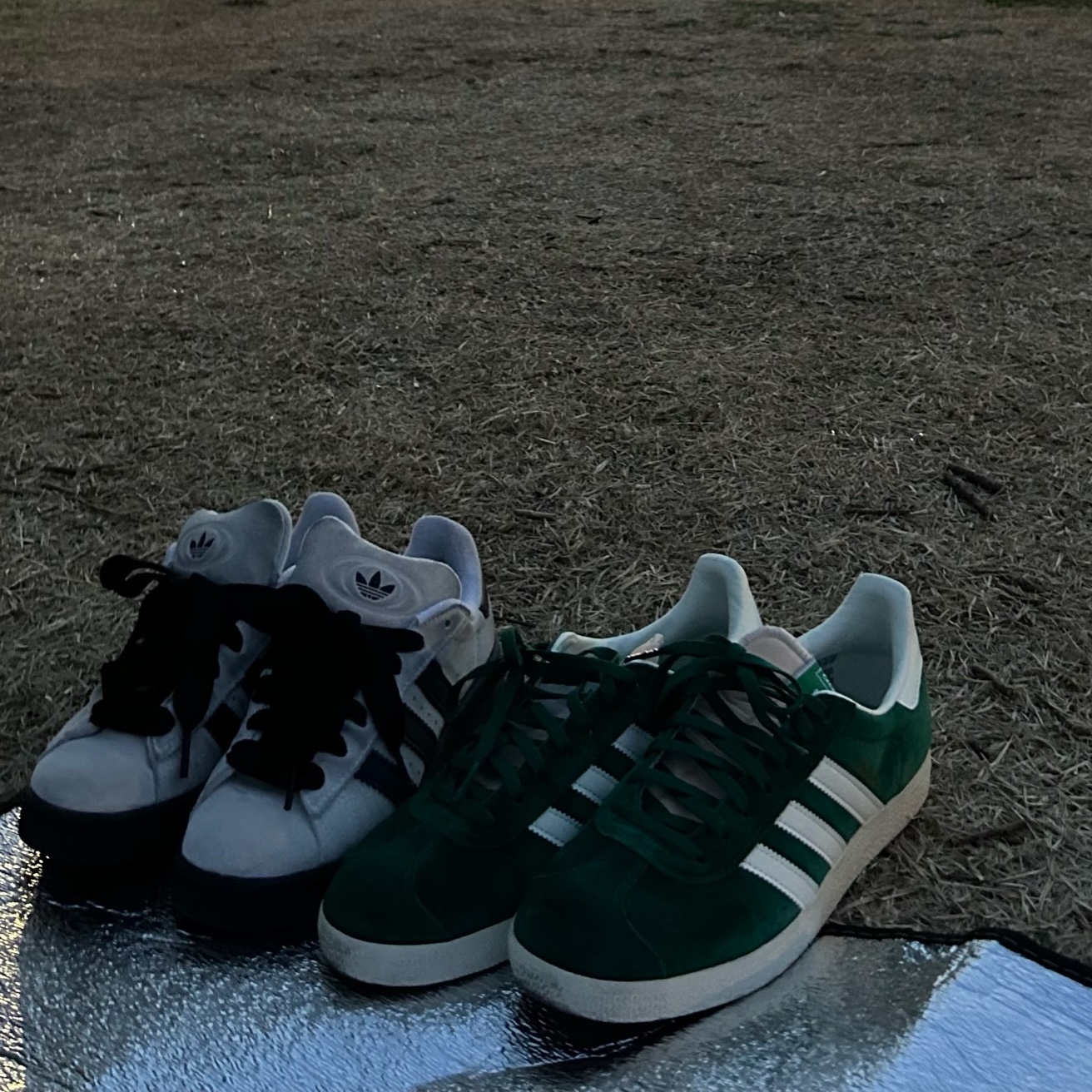 Adidas Gazelle Dark Green Cream White 착용 스타일