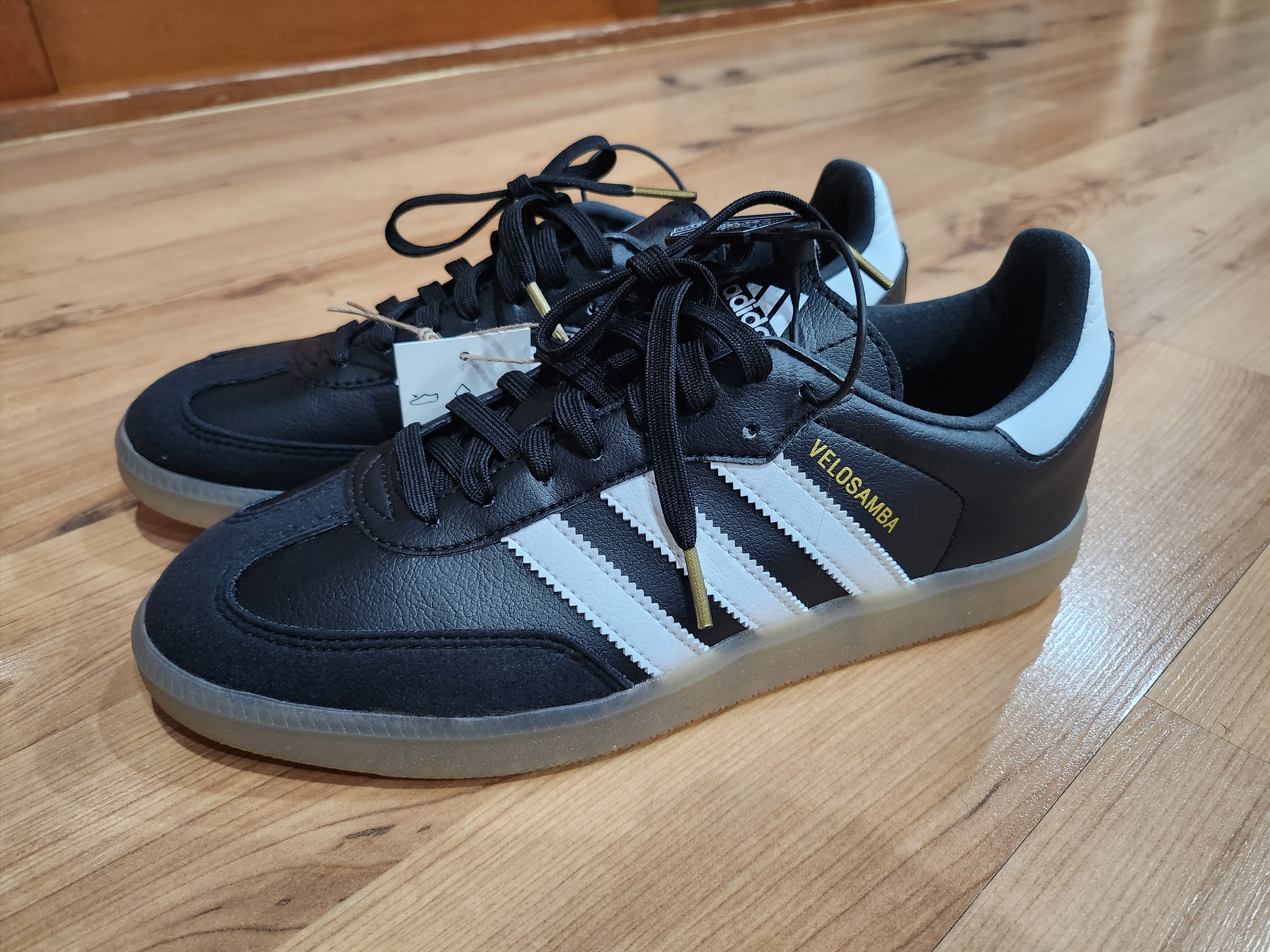 Adidas Velosamba Vegan Cycling Core Black 착용 스타일 - 1