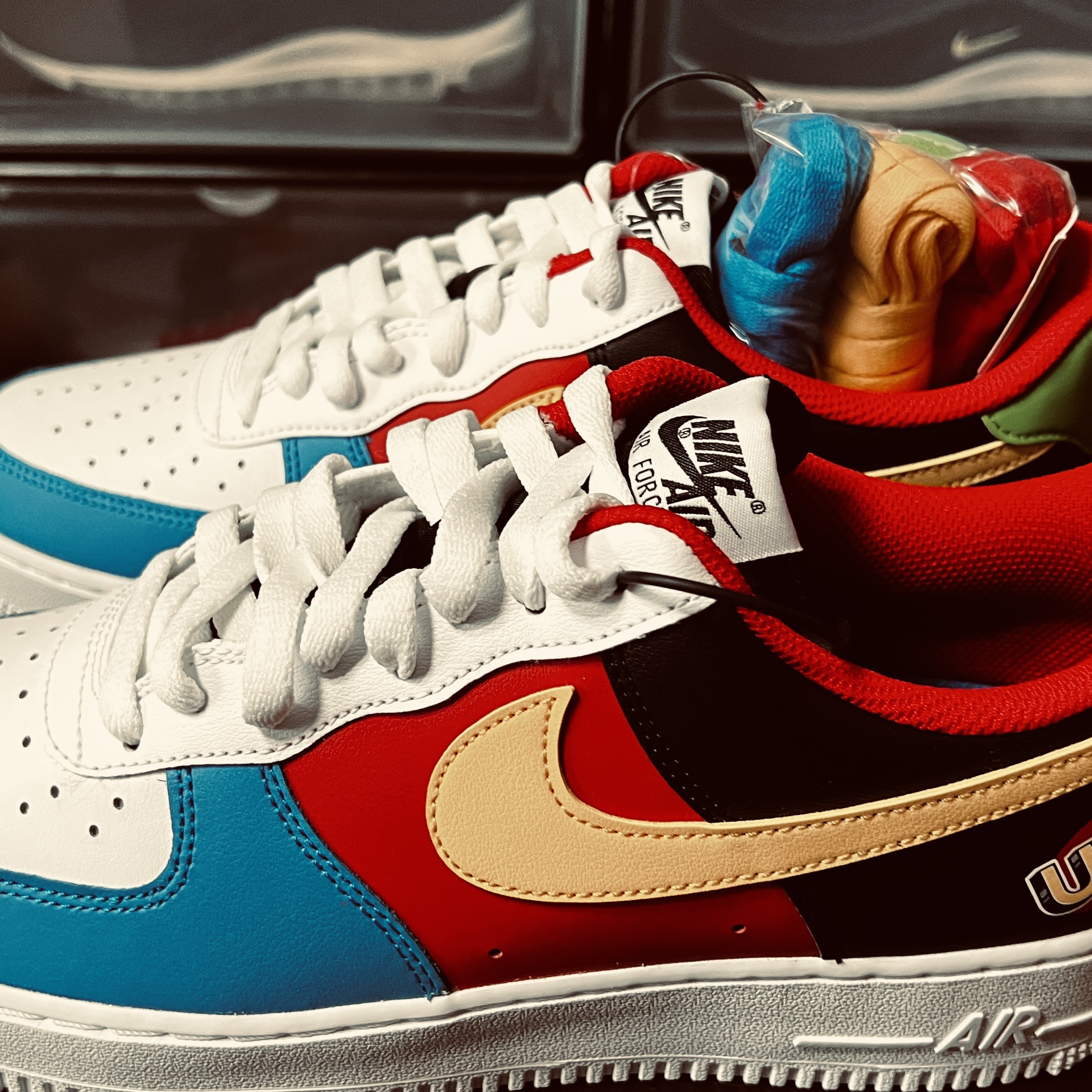 Nike x UNO Air Force 1 '07 QS White Yellow Zest 착용 스타일 - 2