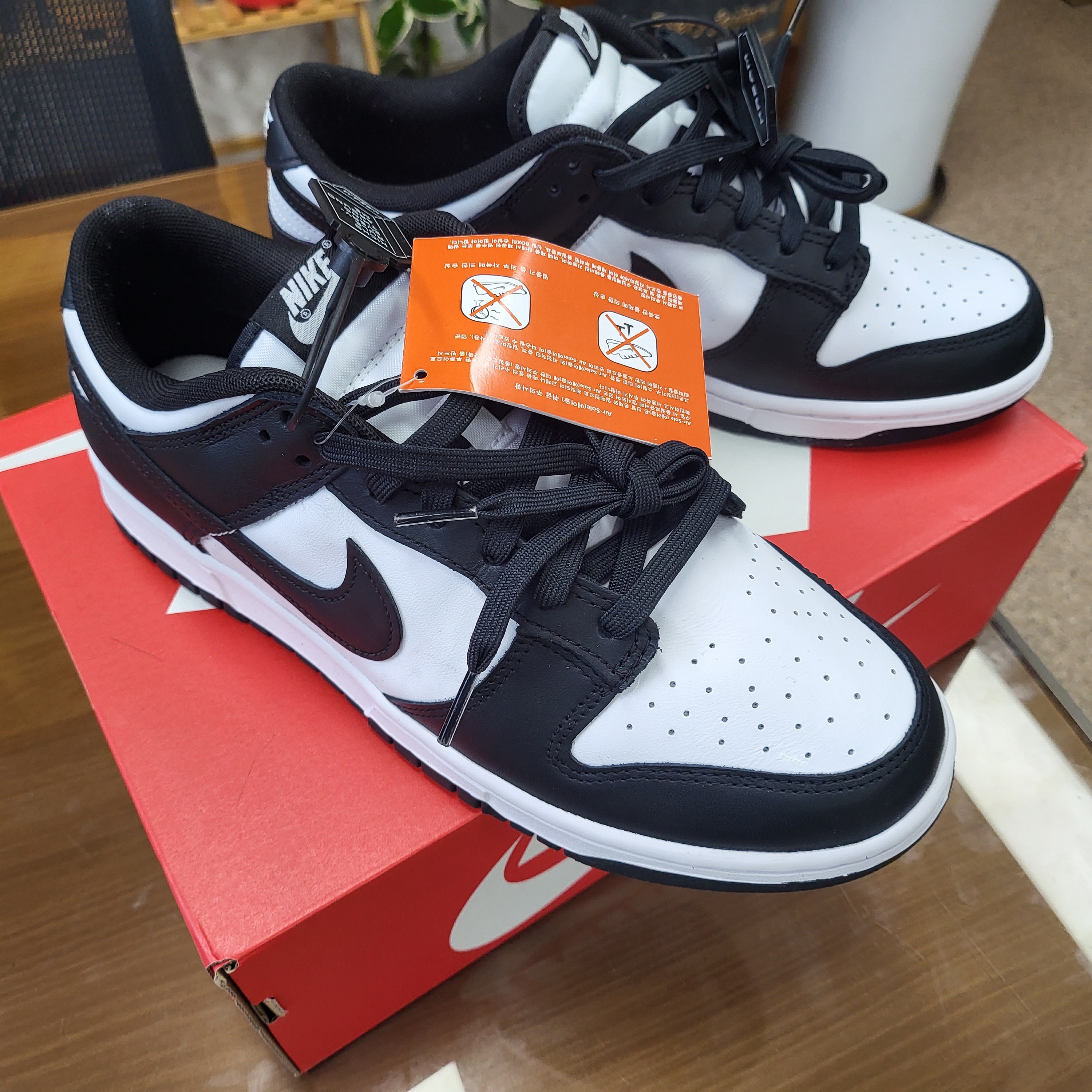 Nike Dunk Low Retro Black 착용 스타일 - 1